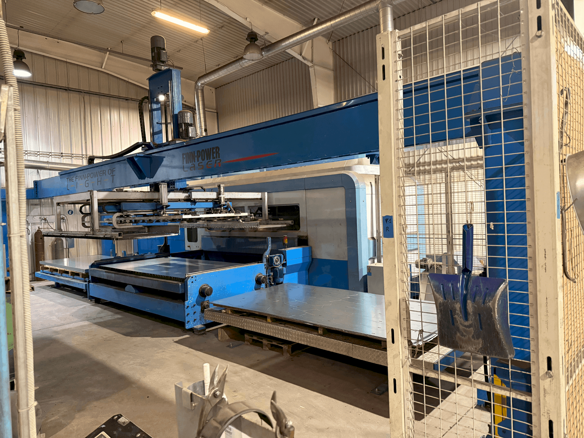 Prikaz stroja Finn-Power FPL6-BL sprijeda