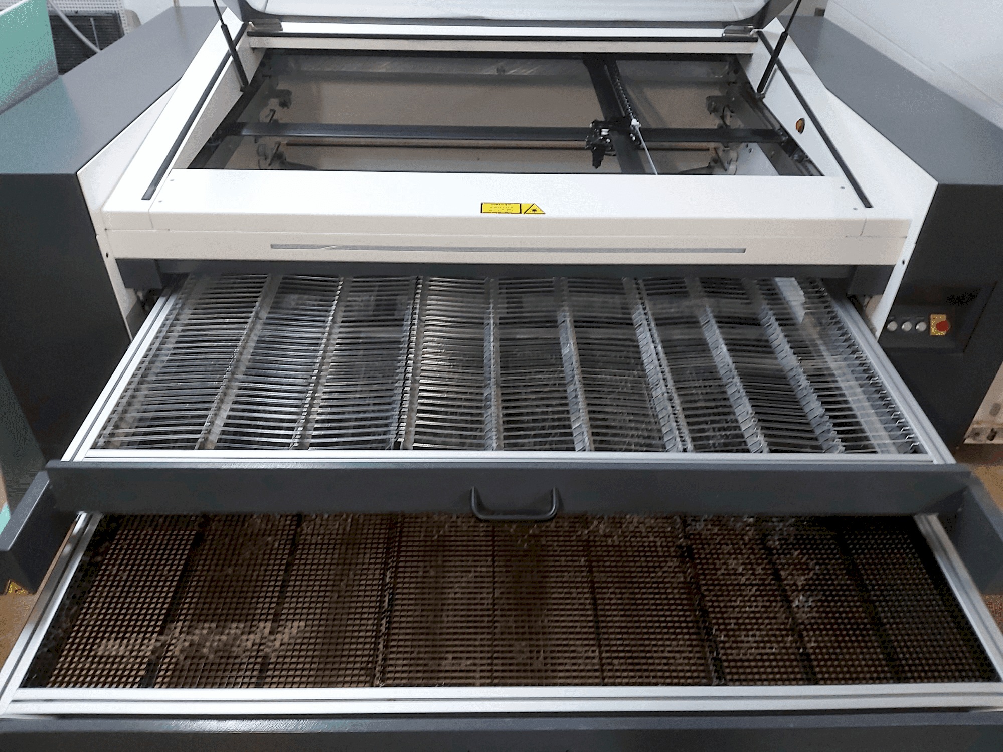 Prikaz stroja SEI SPA X-Type 1610 sprijeda