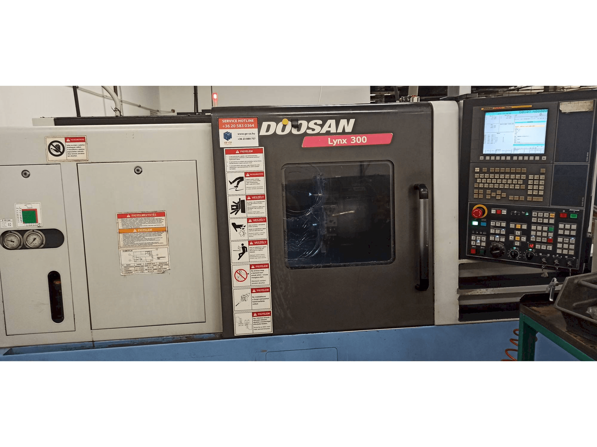 Prikaz stroja Doosan Lynx 300 sprijeda
