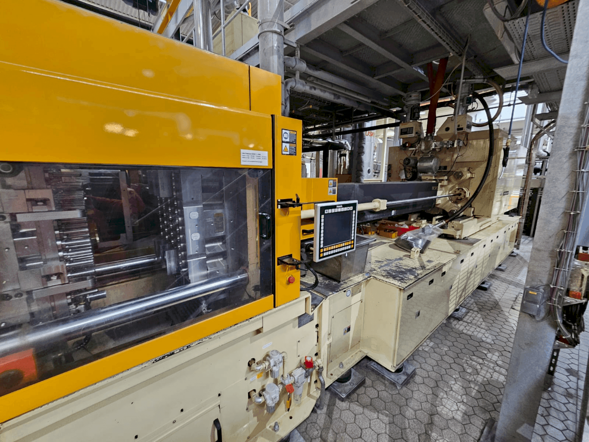 Prikaz stroja Husky HPETL230E-RSE95D-95 sprijeda