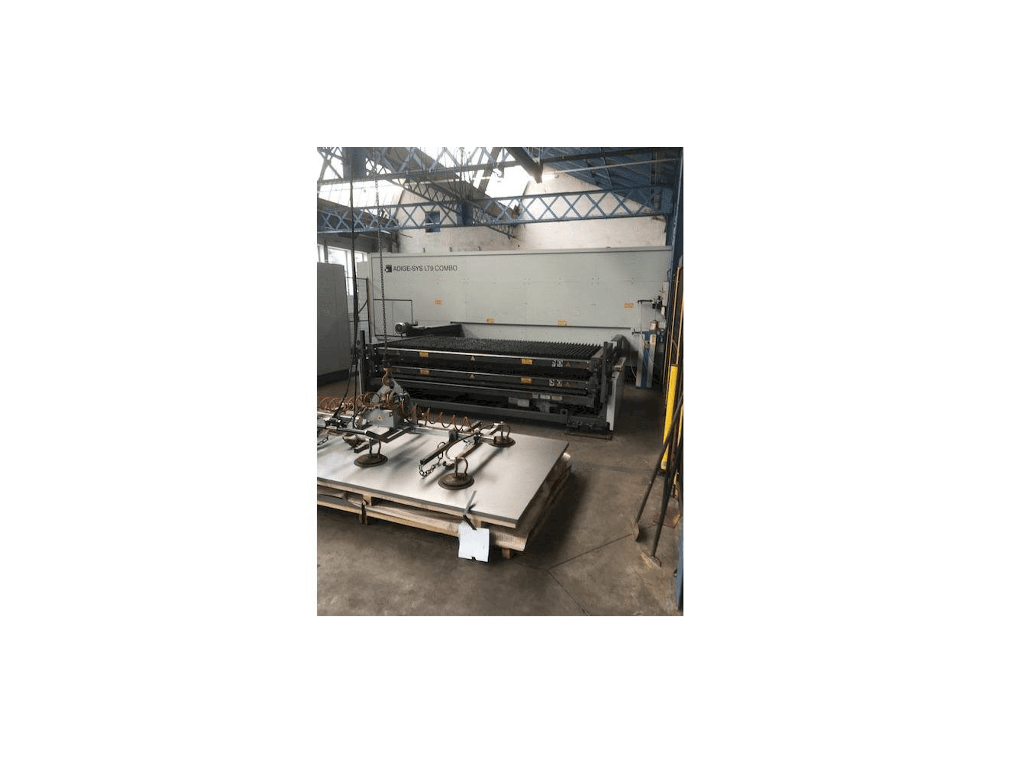 Prikaz stroja BLM Adige-Sys LT9 Combo sprijeda