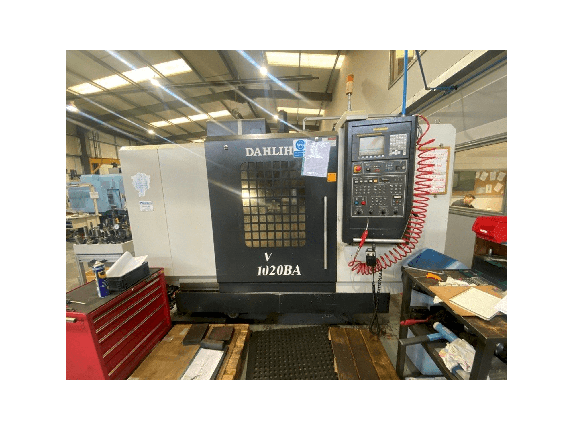 Prikaz stroja DAH LIH MCV 1020 BA sprijeda