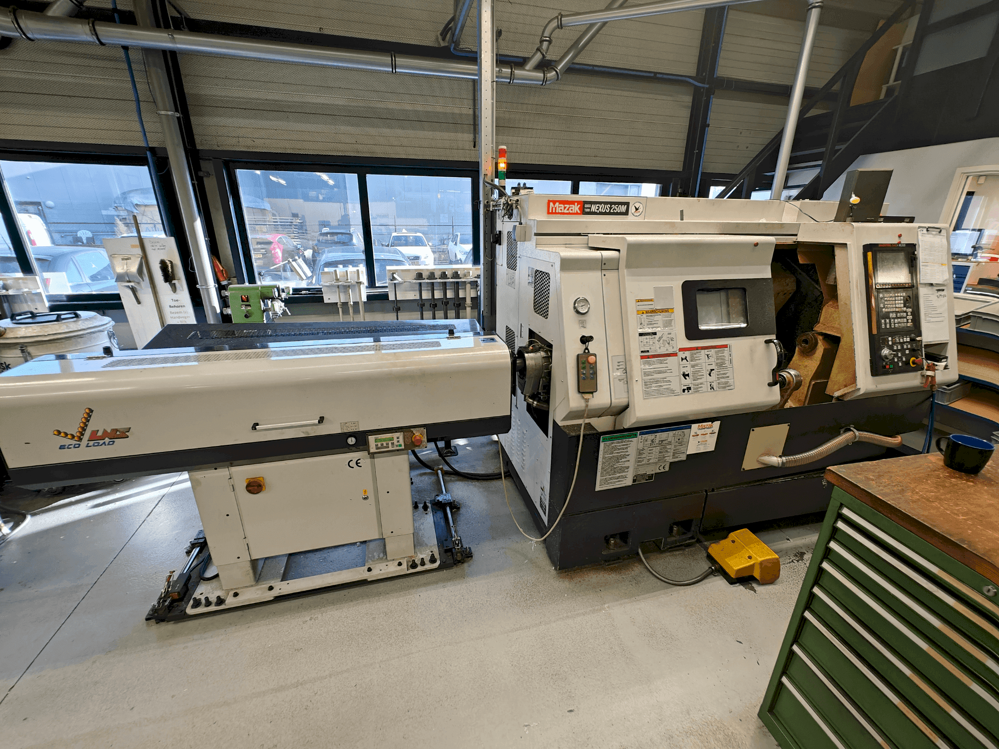 Prikaz stroja Mazak Quick Turn Nexus 250M sprijeda