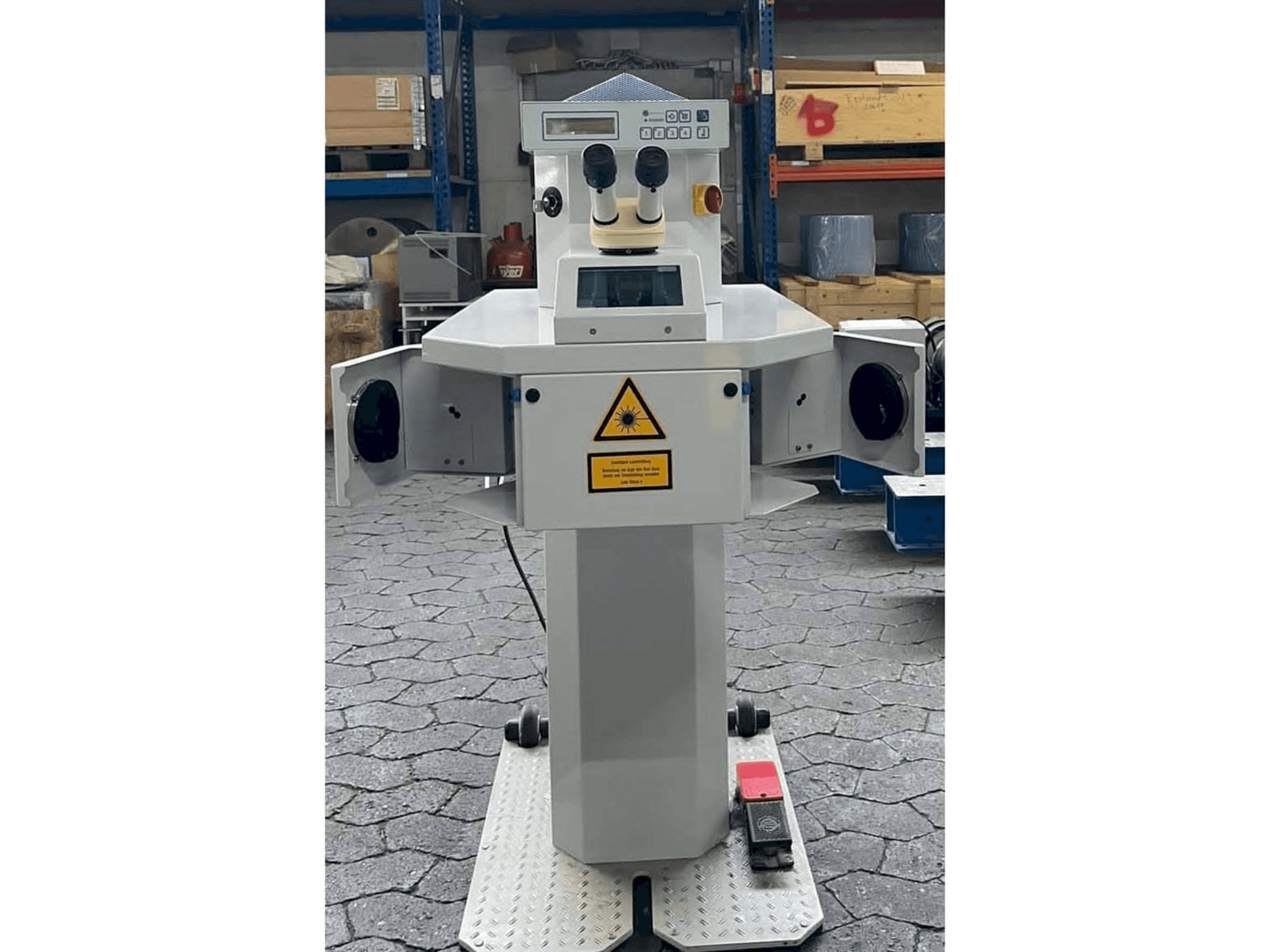 Prikaz stroja ALPHA LASER ALO 30 sprijeda