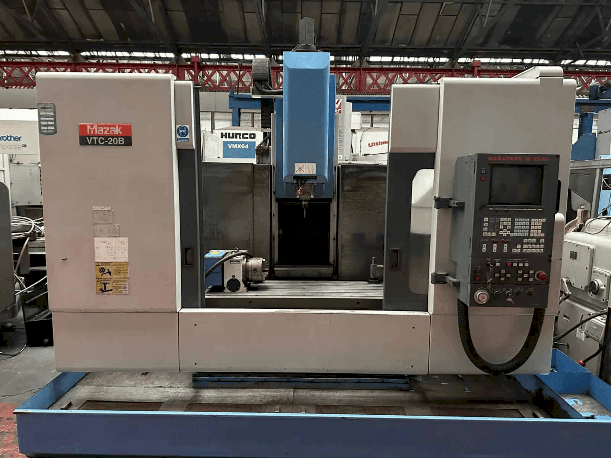Prikaz stroja Mazak VTC - 20B sprijeda