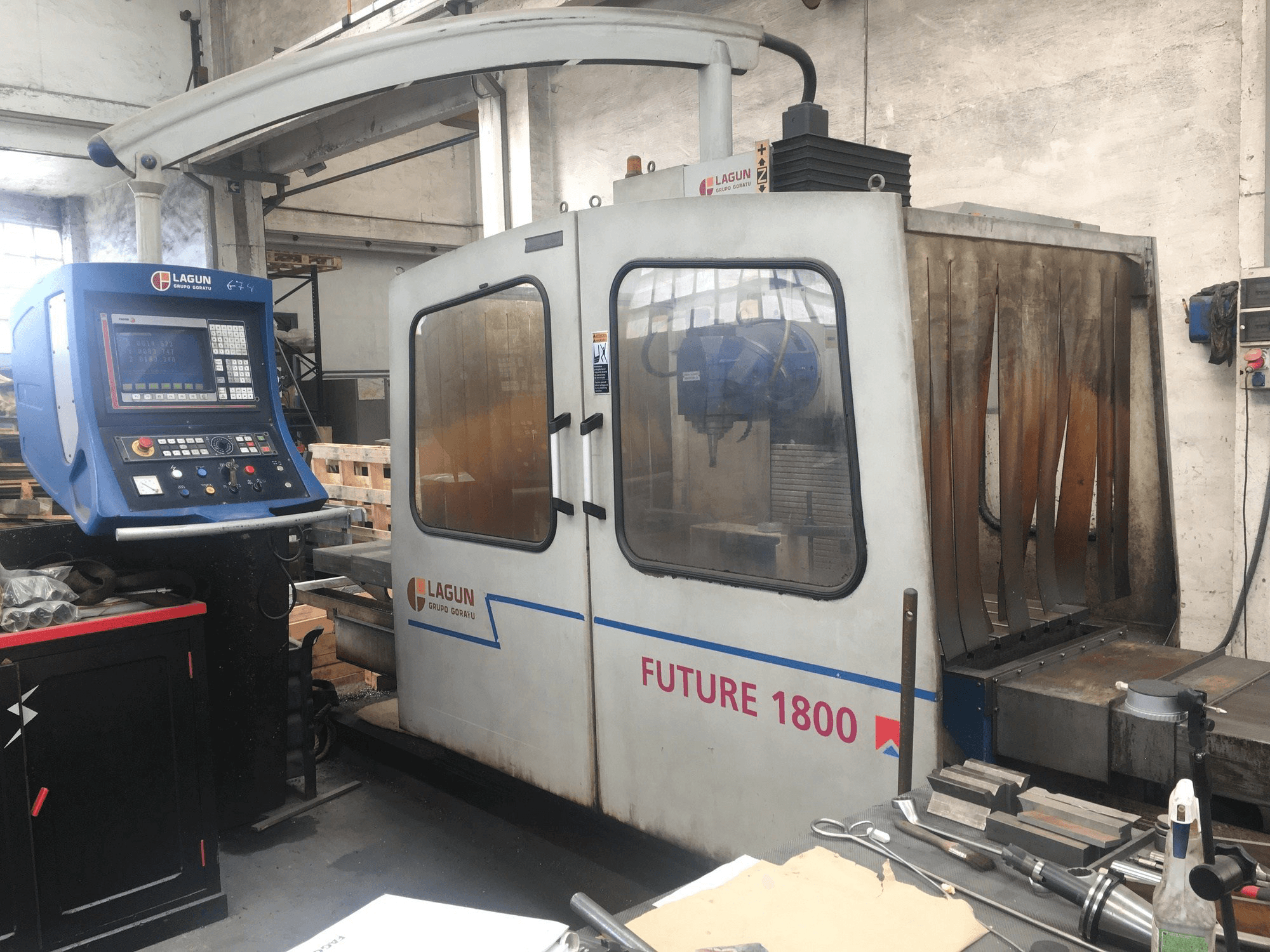 Prikaz stroja LAGUN Future 1800 sprijeda