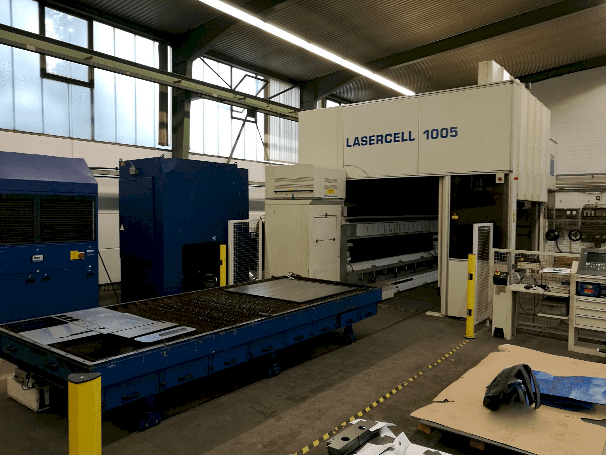 Prikaz stroja Trumpf Lasercell TLC 1005 slijeva