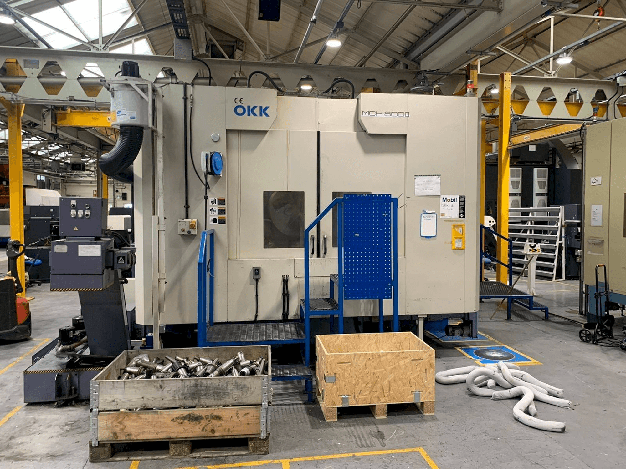 Prikaz stroja OKK MCH 800II sprijeda