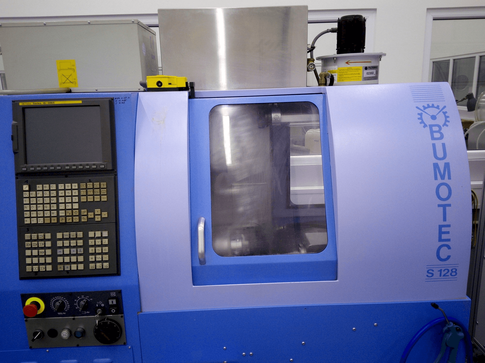Prikaz stroja Bumotec S 128 sprijeda