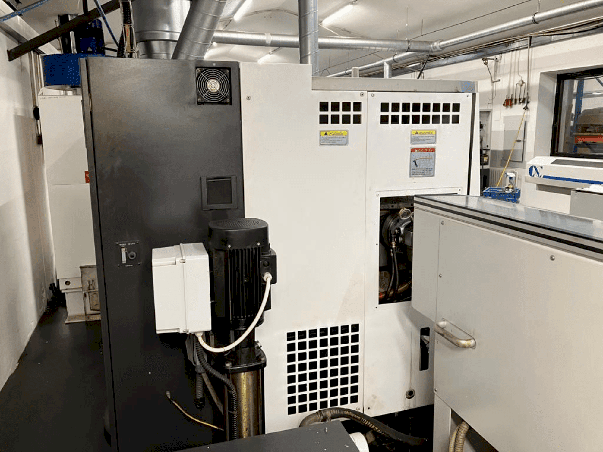 Prikaz stroja Okuma LB2000EXII MC sprijeda