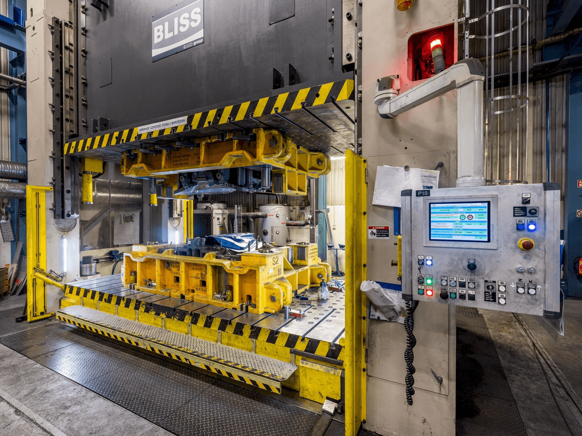 Prikaz stroja BLISS-BRET PHD 1500 sprijeda