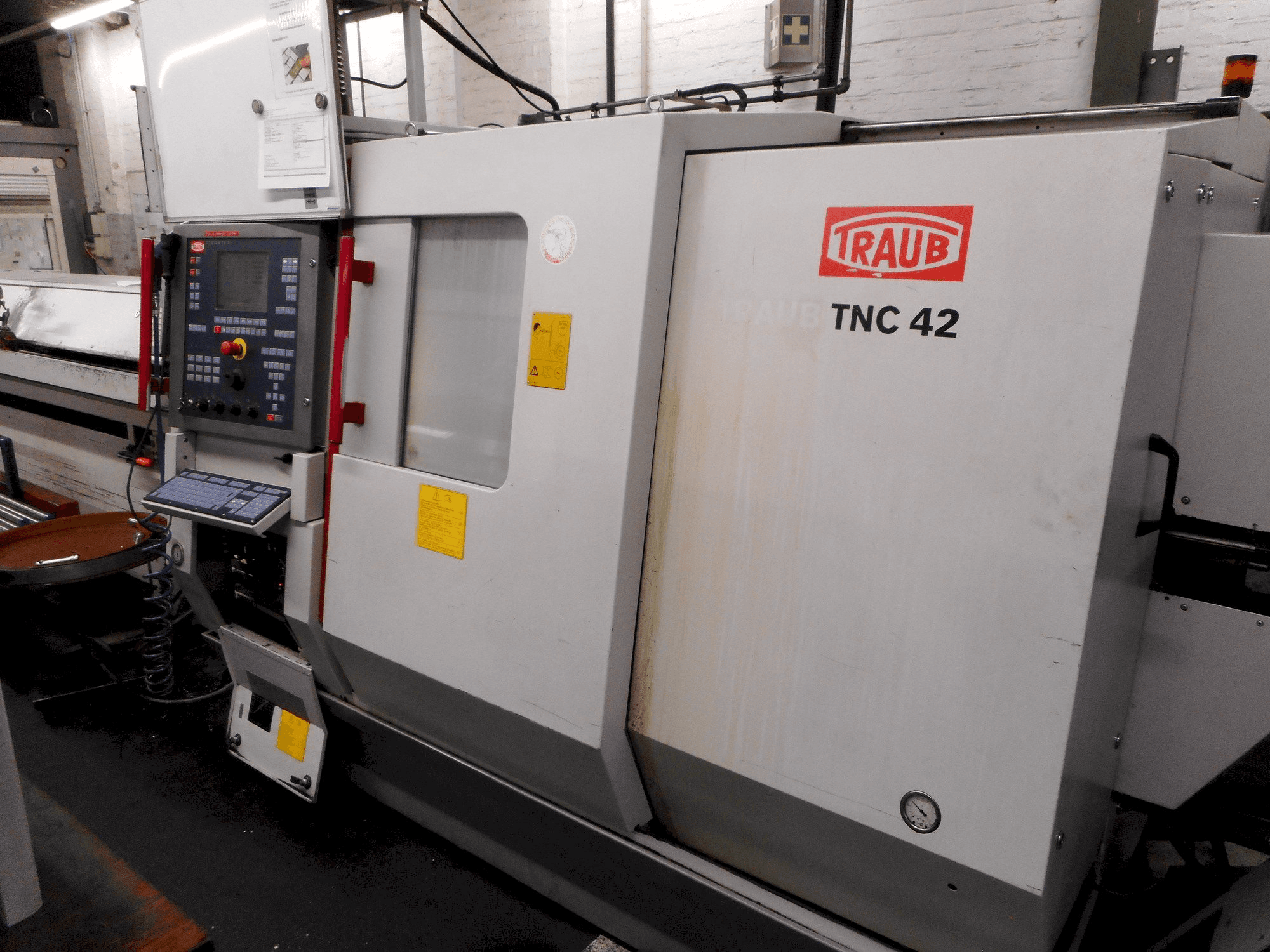 Prikaz stroja TRAUB TNC42/65 sprijeda