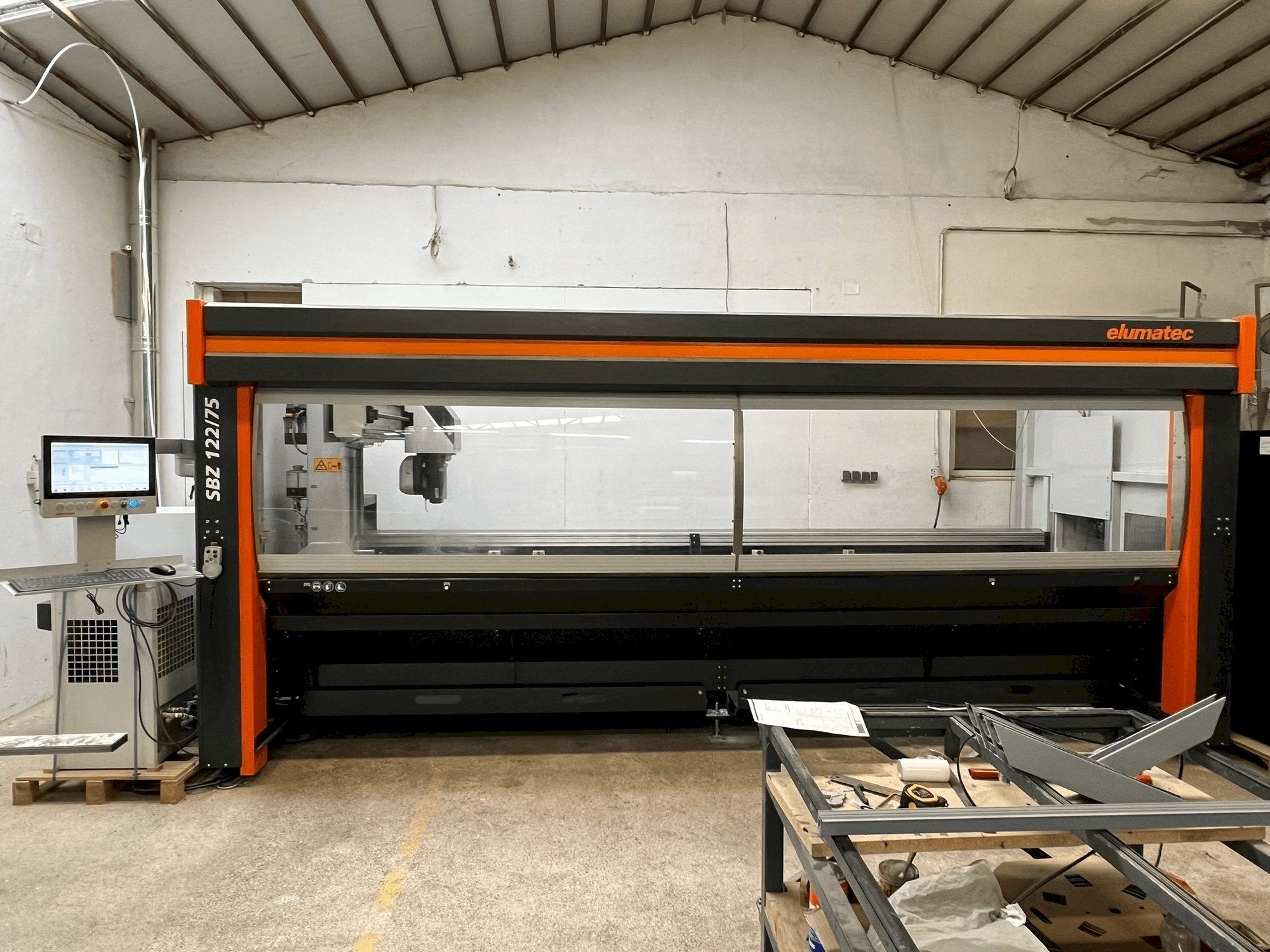 Prikaz stroja Elumatec SBZ 122/75 sprijeda