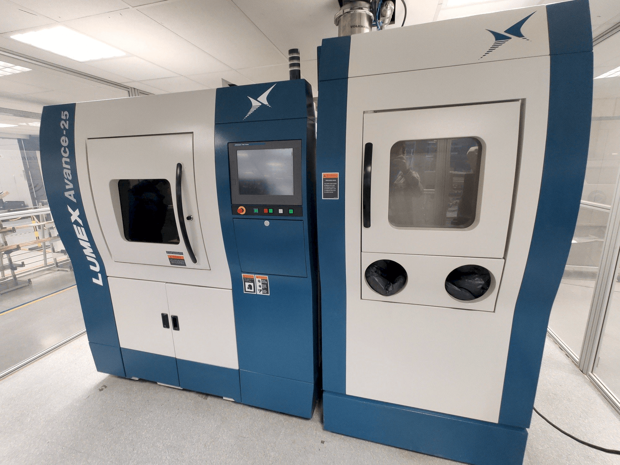 Prikaz stroja Matsuura Lumex Avance-25 sprijeda
