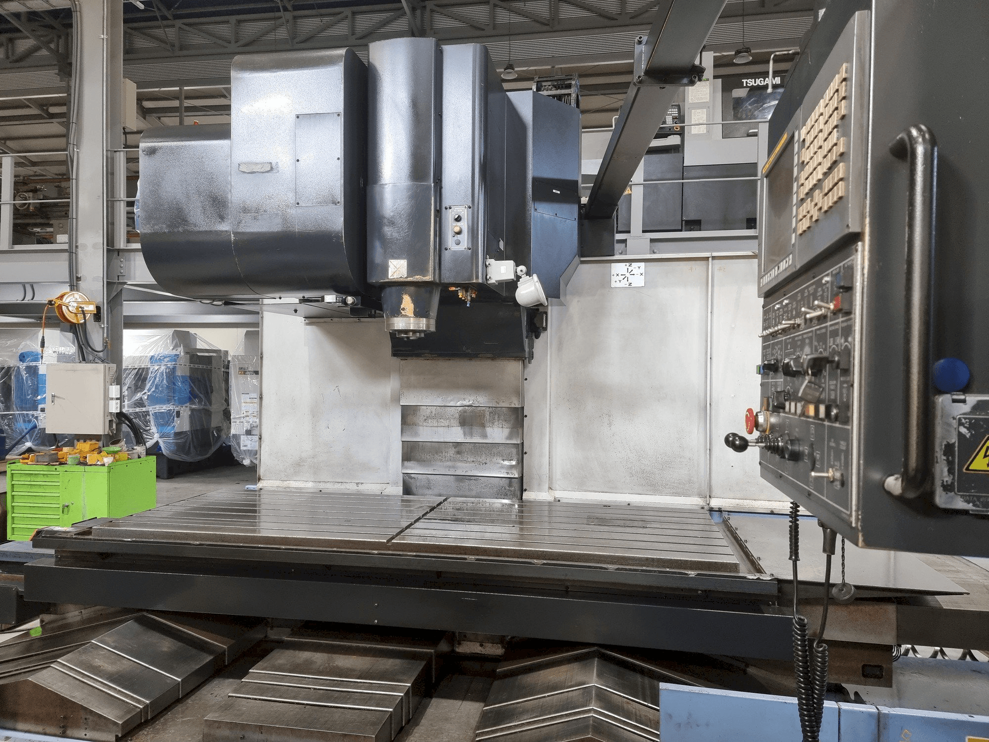 Prikaz stroja Doosan VM 960L sprijeda