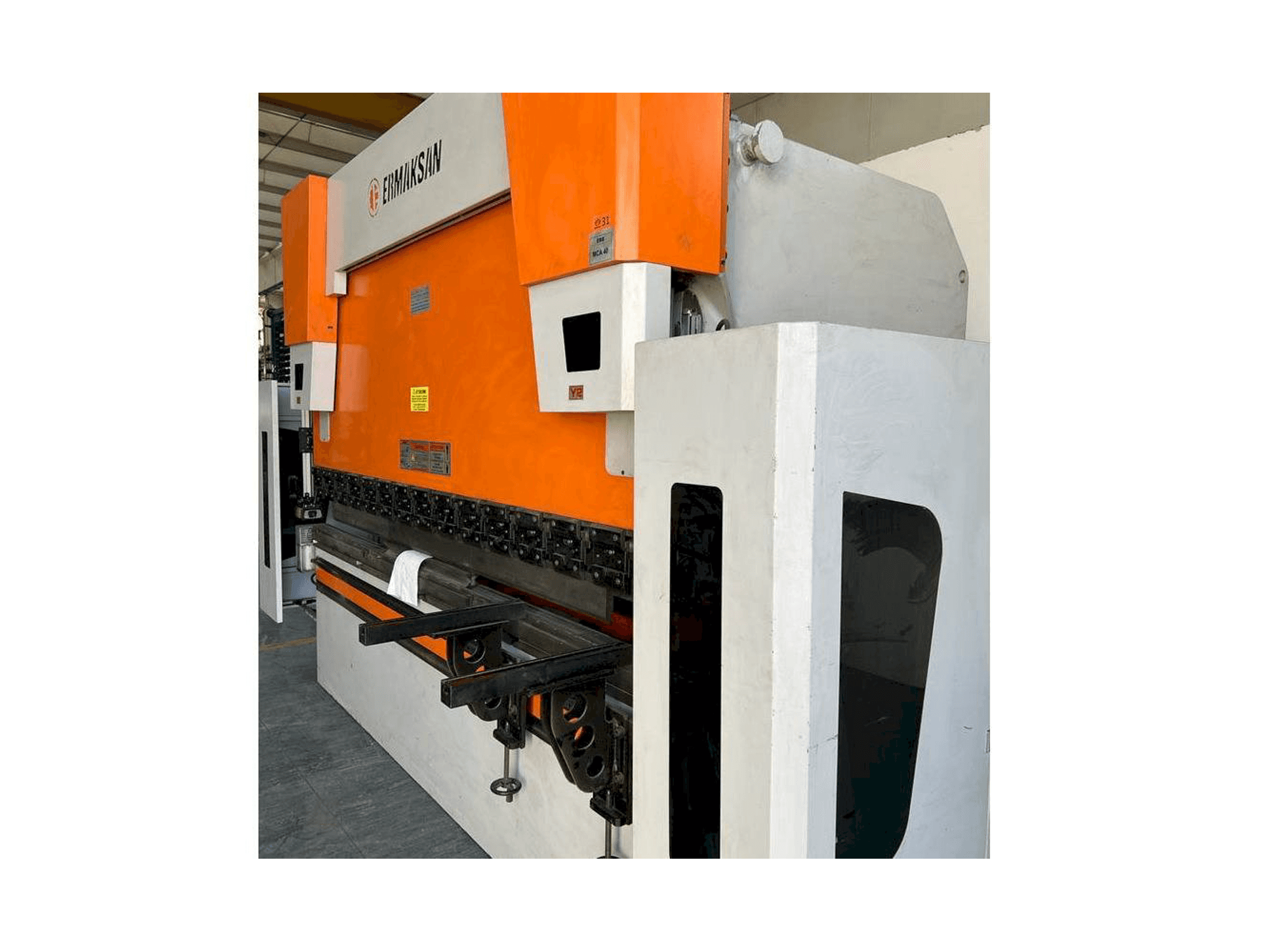 Prikaz stroja ERMAKSAN Speed Bend Pro 3100x175 sprijeda