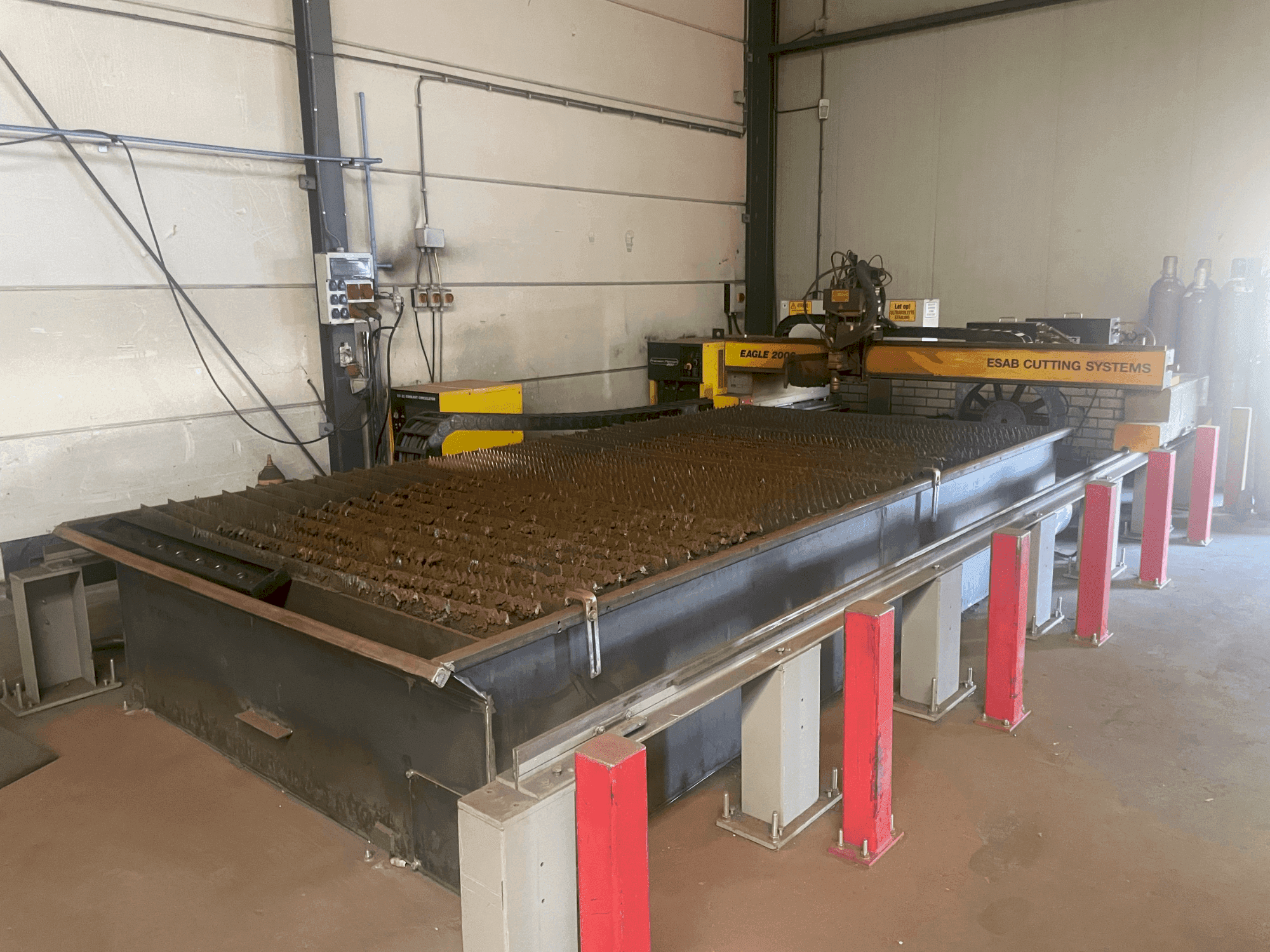 Prikaz stroja ESAB EAGLE 2000 sprijeda