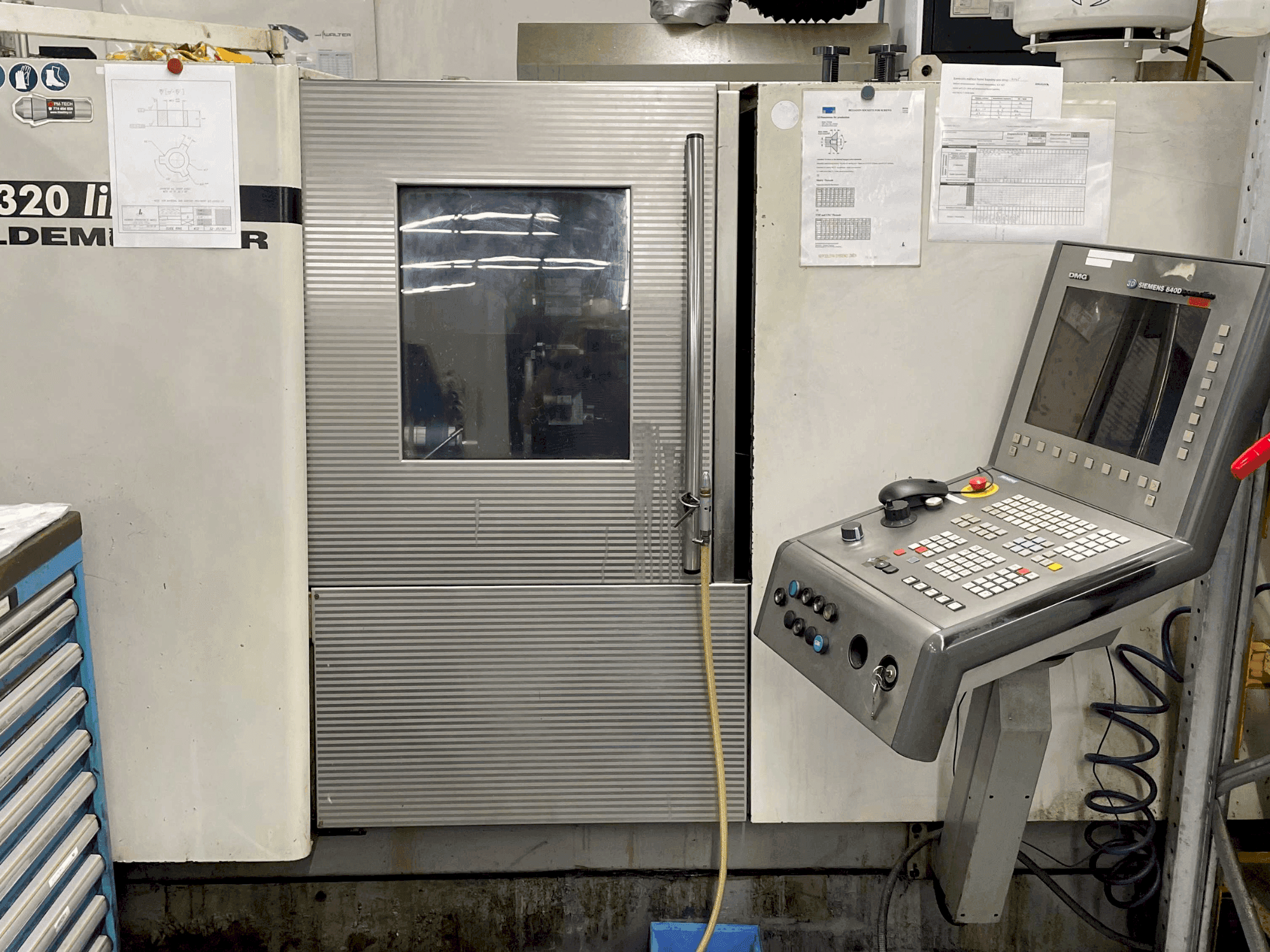 Prikaz stroja DMG CTX 320 linear sprijeda