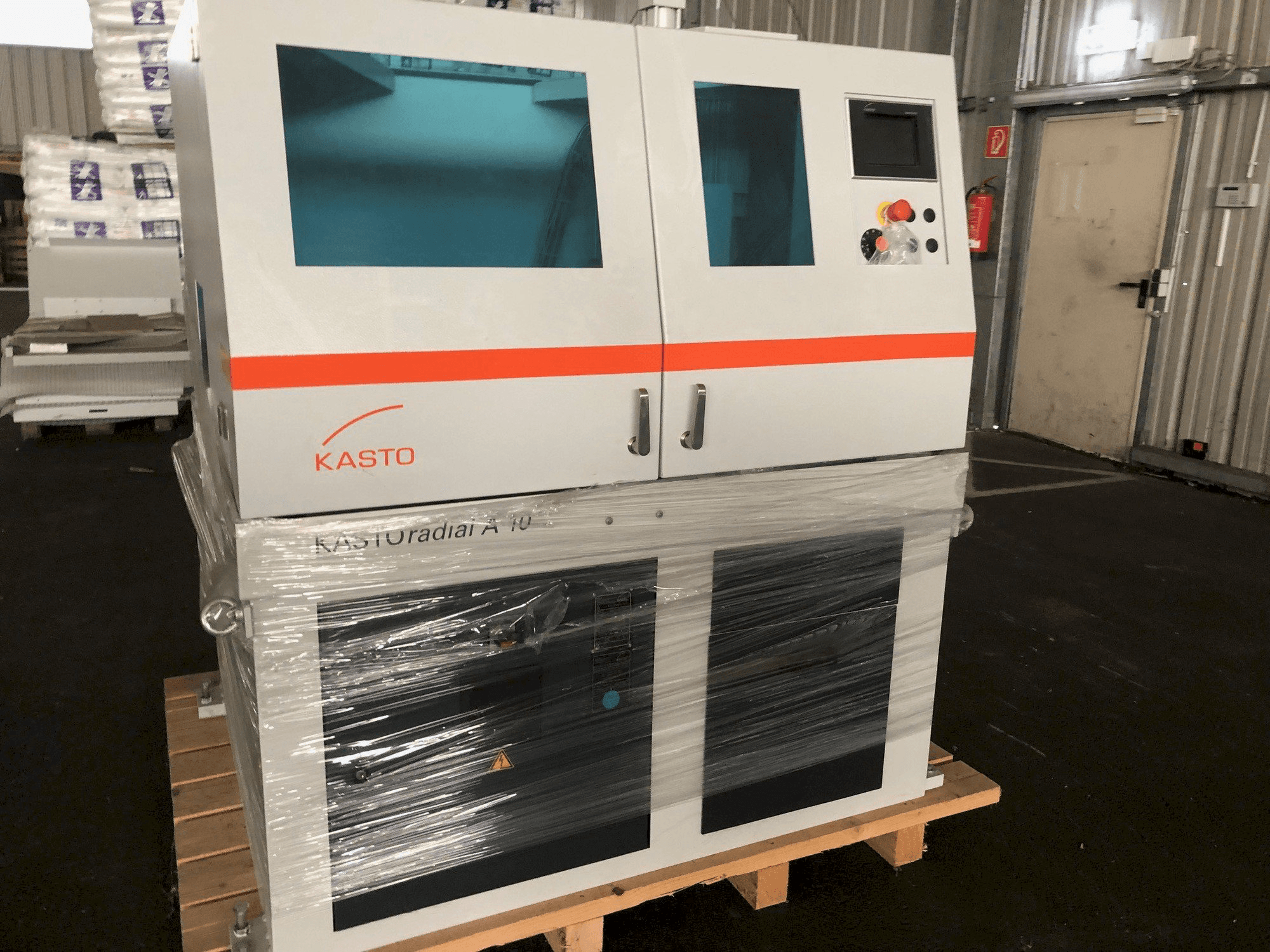 Prikaz stroja KASTO Radial A10 sprijeda