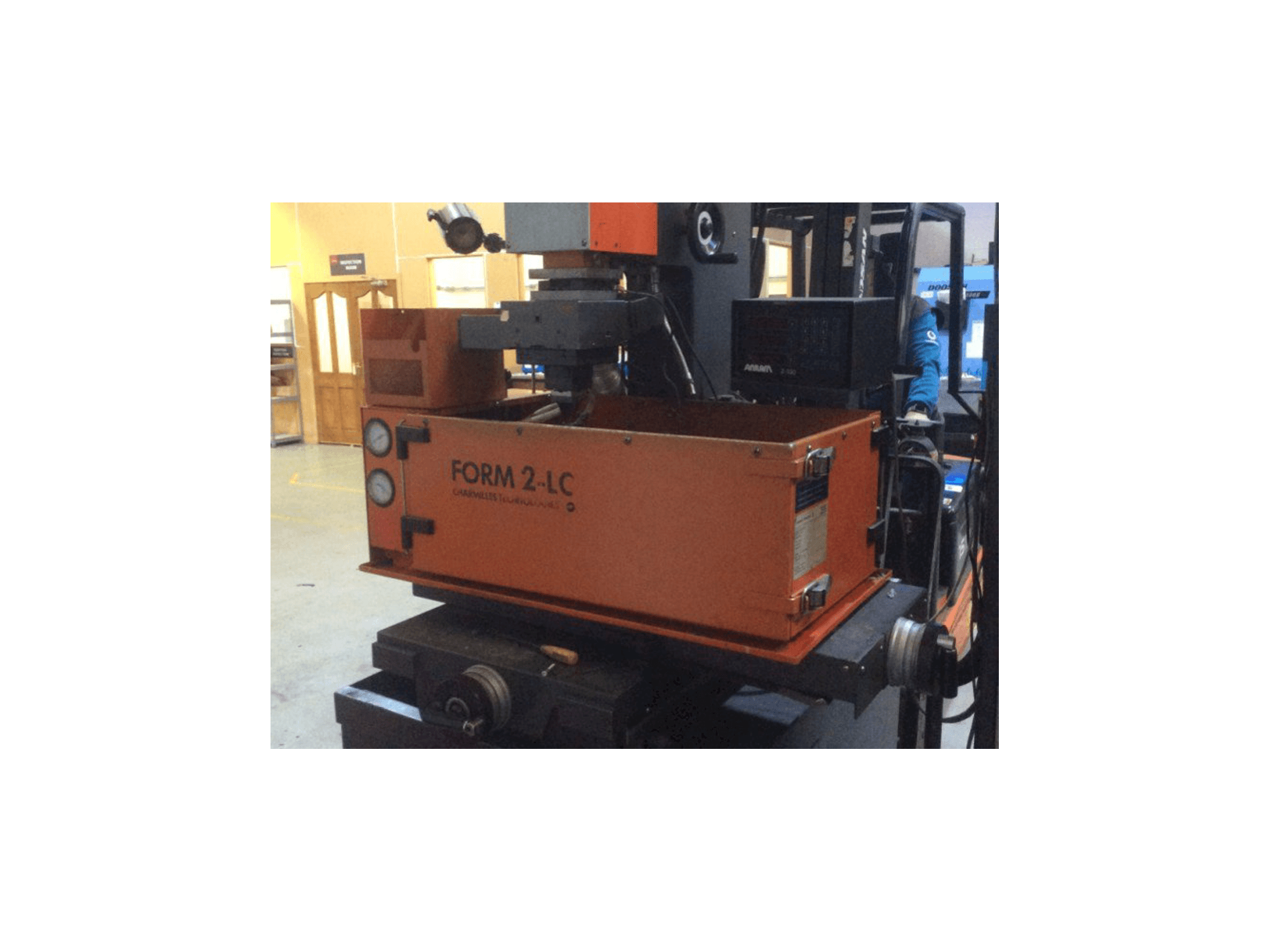 Prikaz stroja CHARMILLES Form 2-LC sprijeda