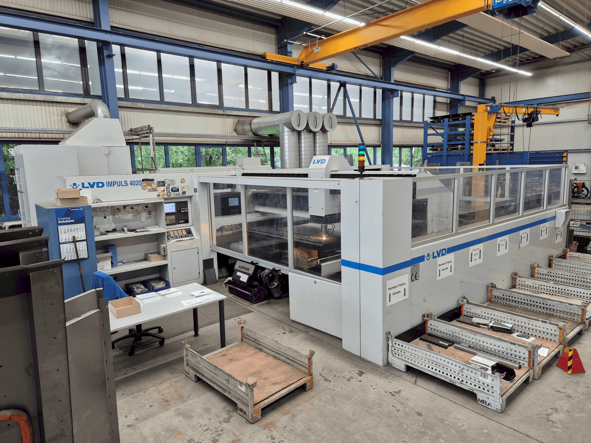 Prikaz stroja LVD Impuls 4020 sprijeda