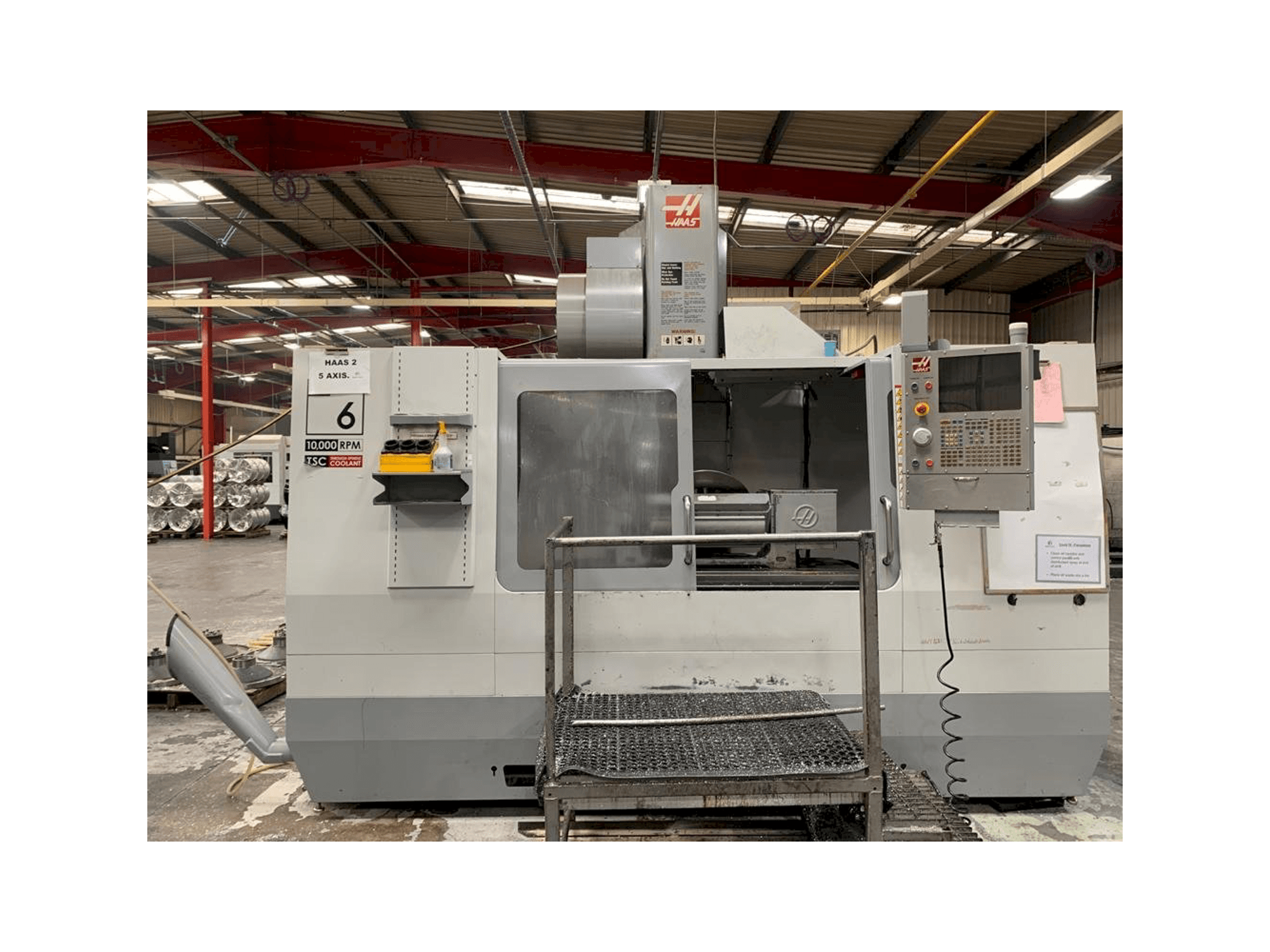 Prikaz stroja HAAS VF-6/40 sprijeda