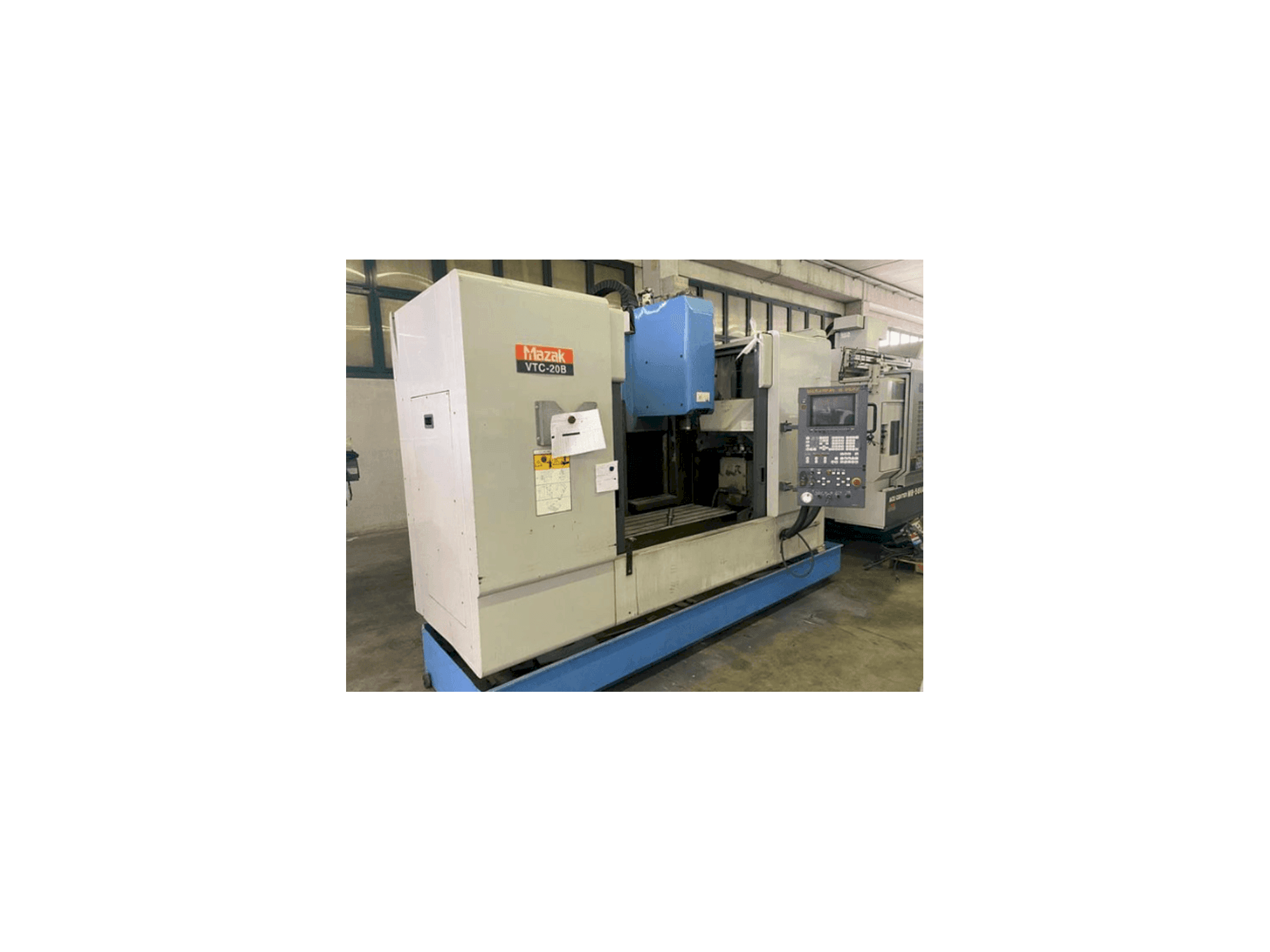 Prikaz stroja Mazak VTC-20B sprijeda
