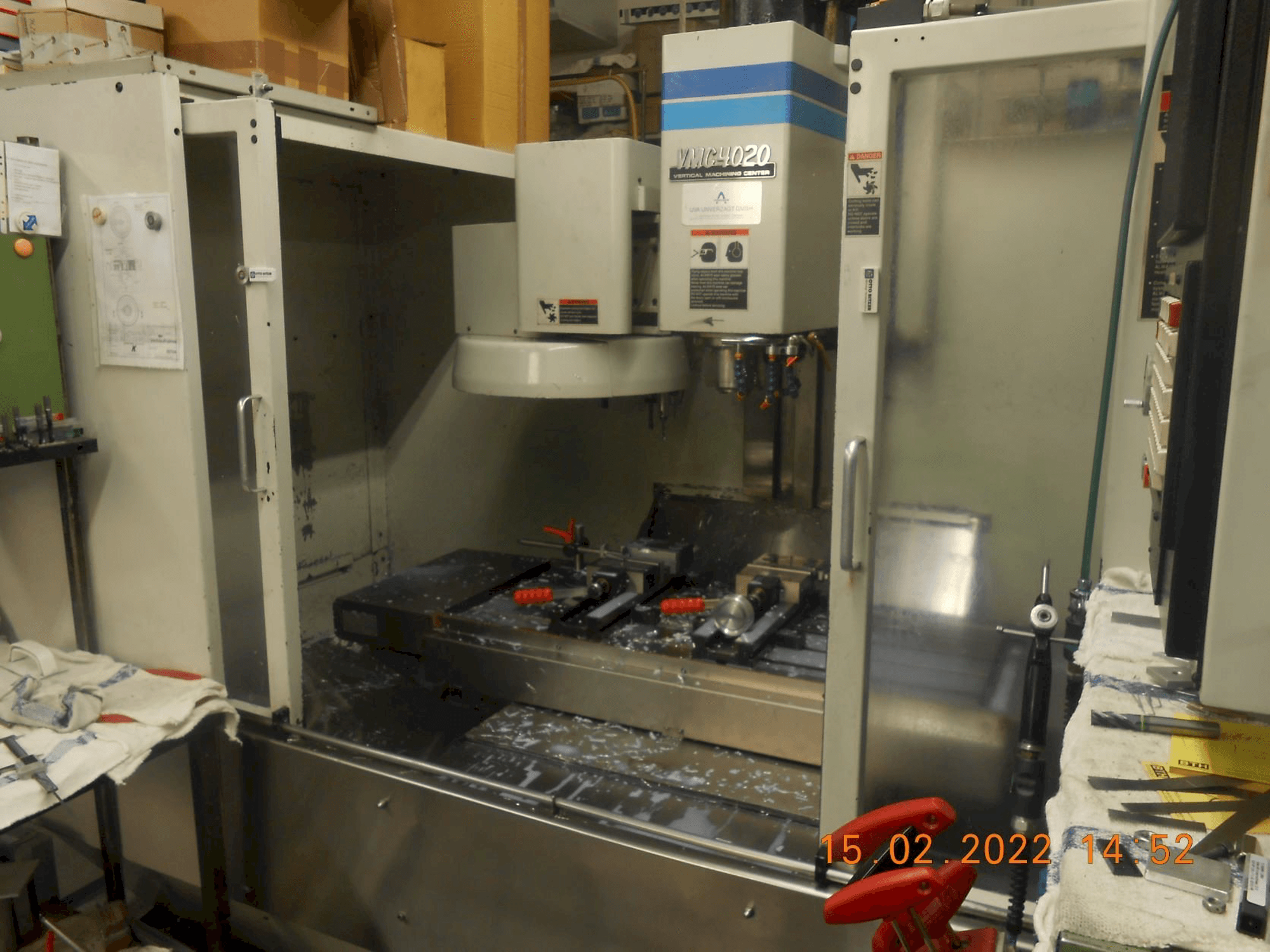 Prikaz stroja FADAL CNC Bearbeitungszentrum VMC 4020 sprijeda