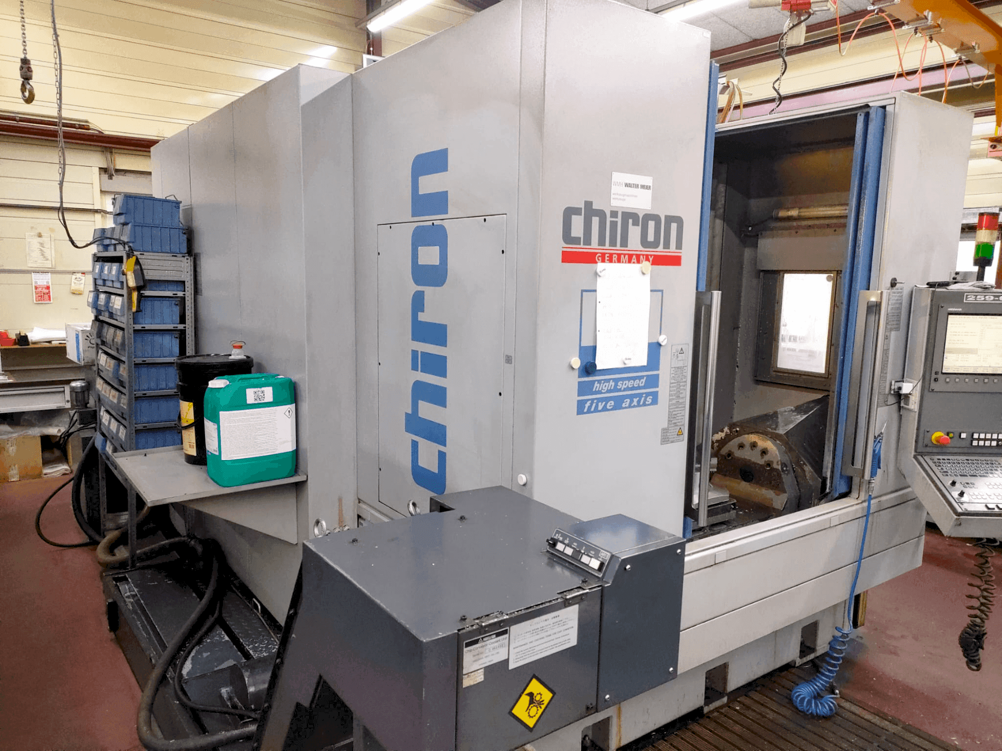 Prikaz stroja CHIRON Mill 800 sprijeda