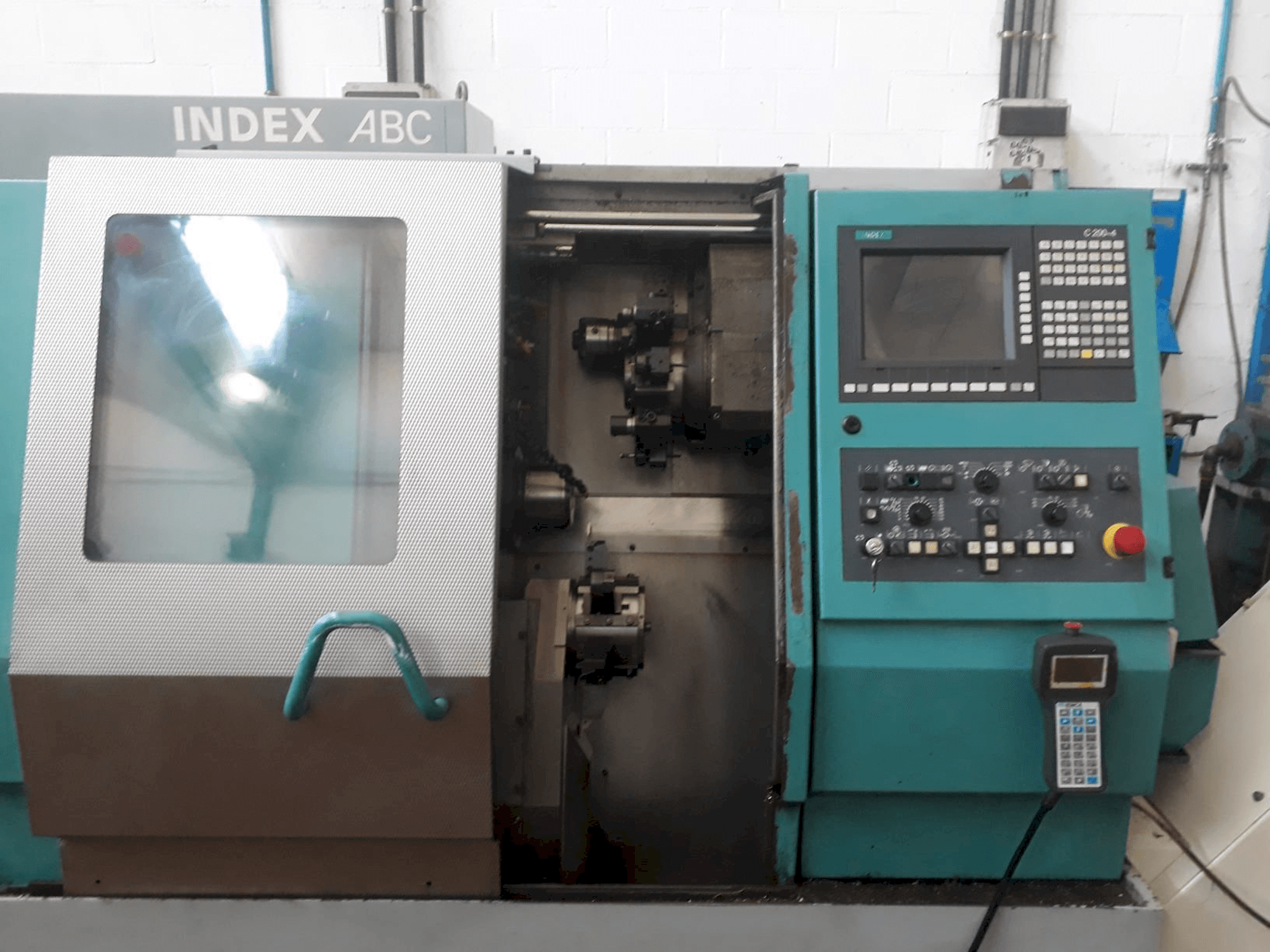 Prikaz stroja Index ABC sprijeda