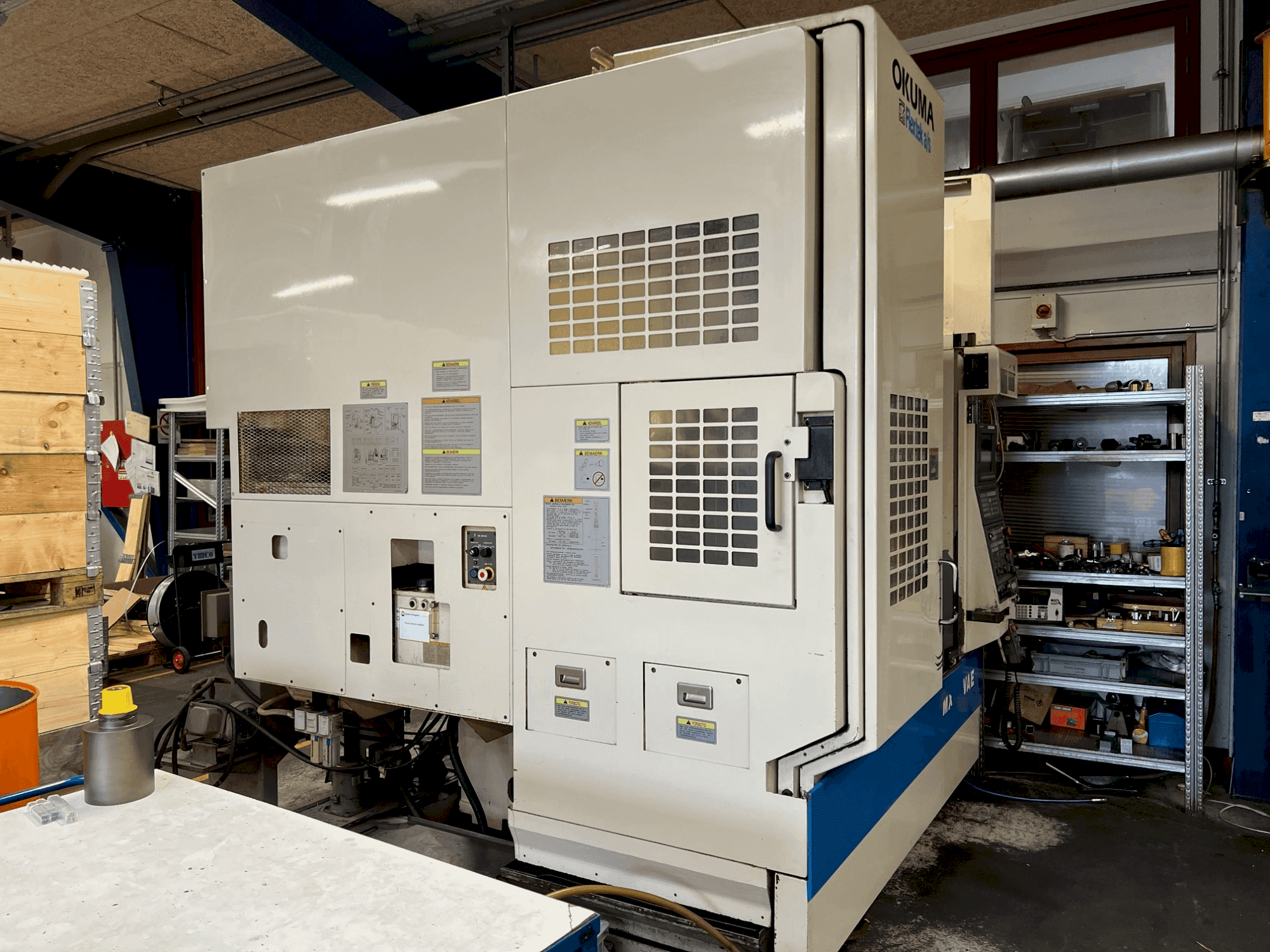 Prikaz stroja Okuma MX-45 VAE sprijeda