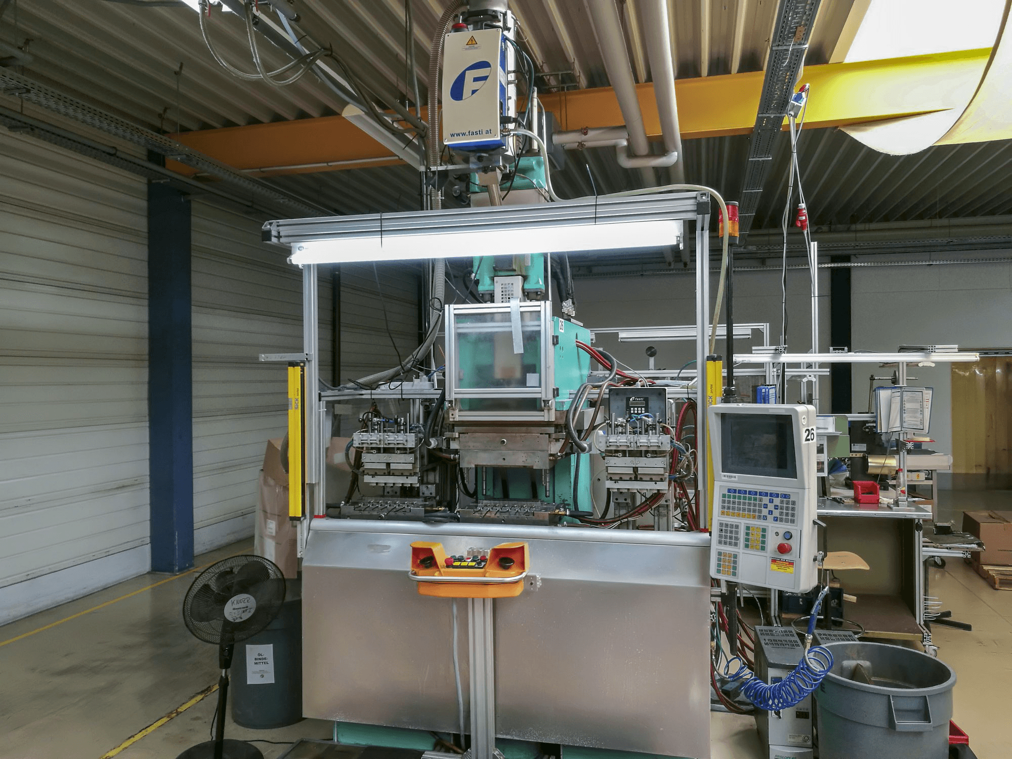 Prikaz stroja Arburg 270C 400-100 sprijeda