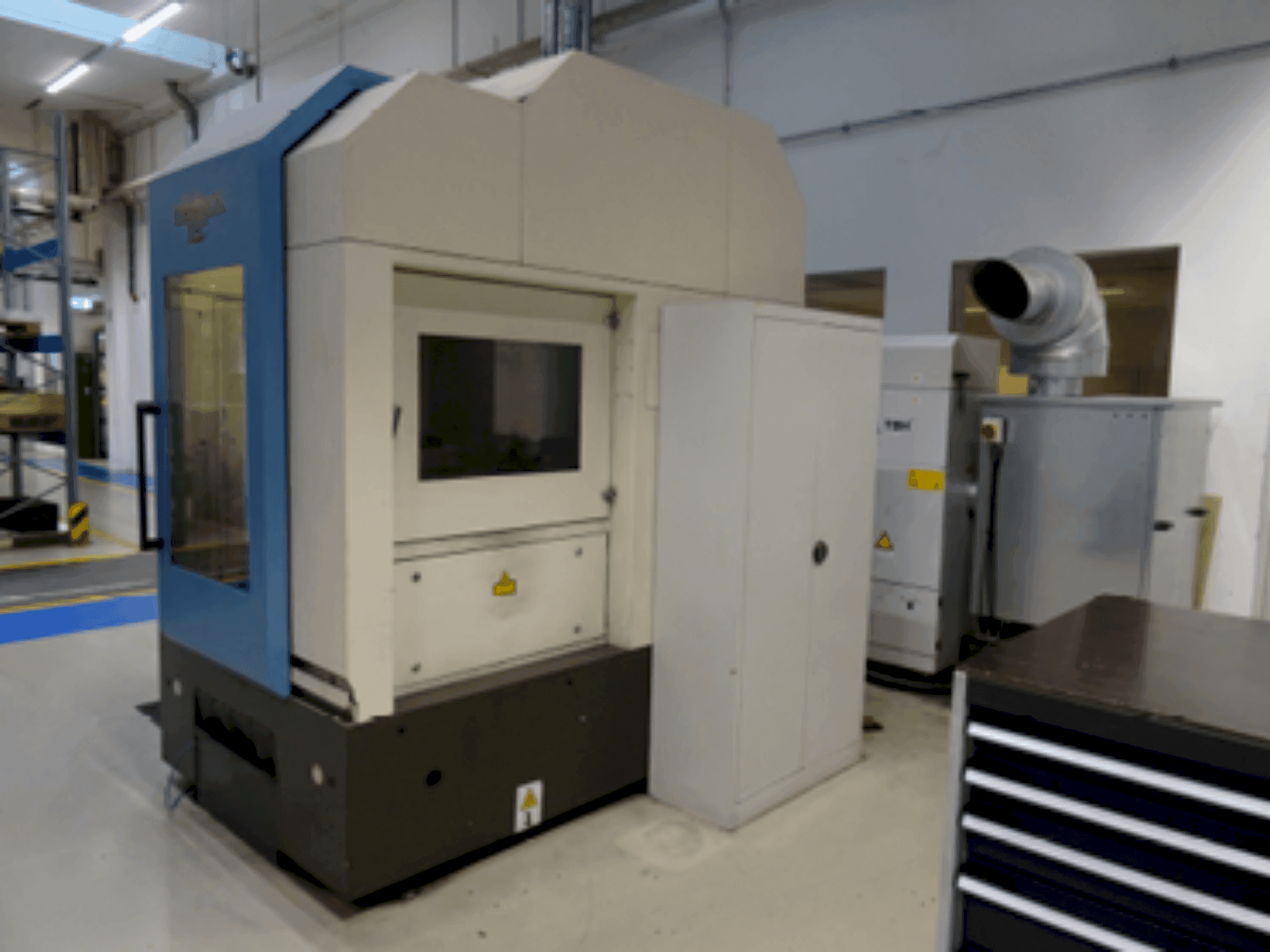 Prikaz stroja Roders RFM 760 slijeva