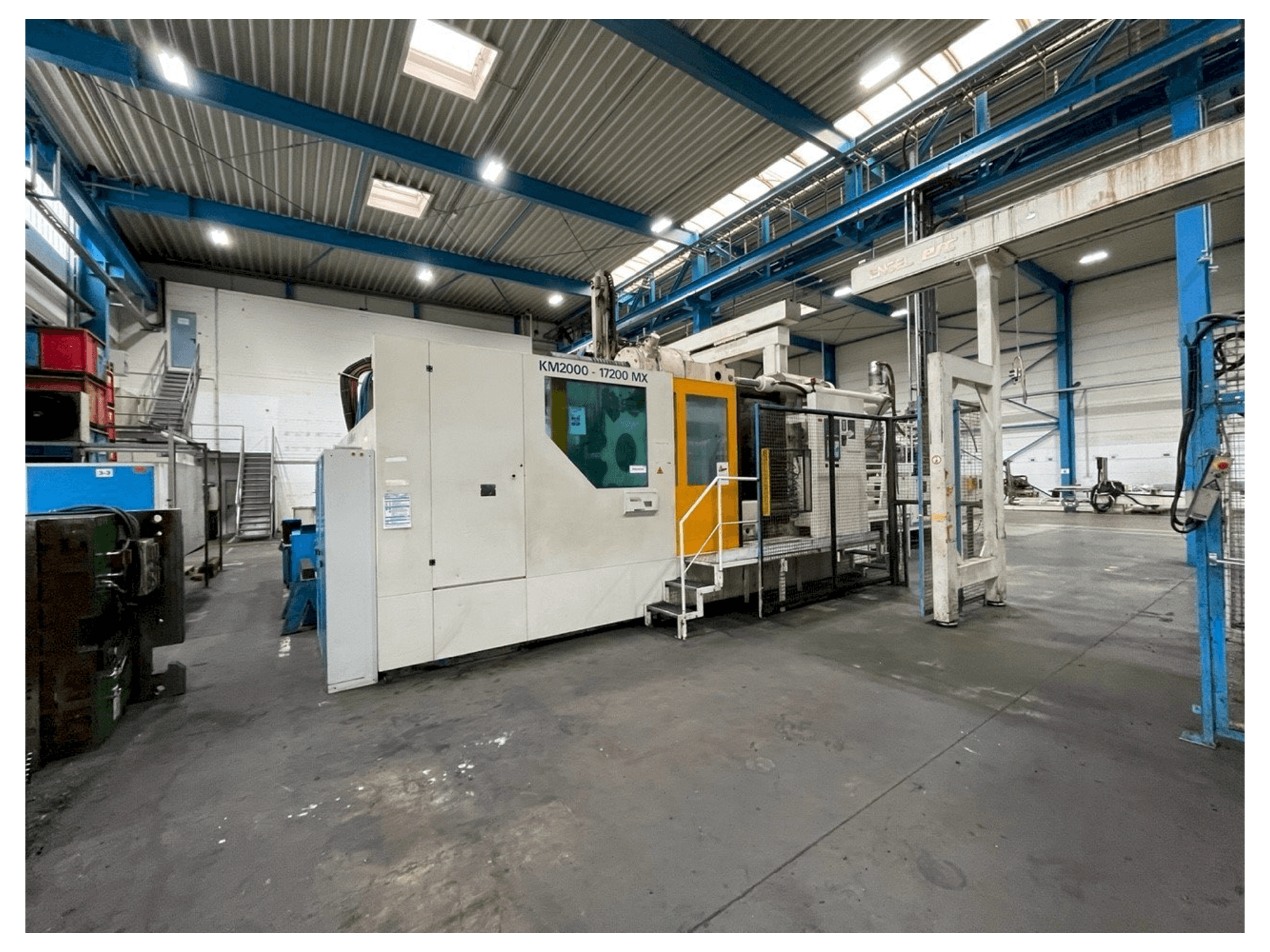 Prikaz stroja Krauss Maffei KM 2000 17200 MX sprijeda