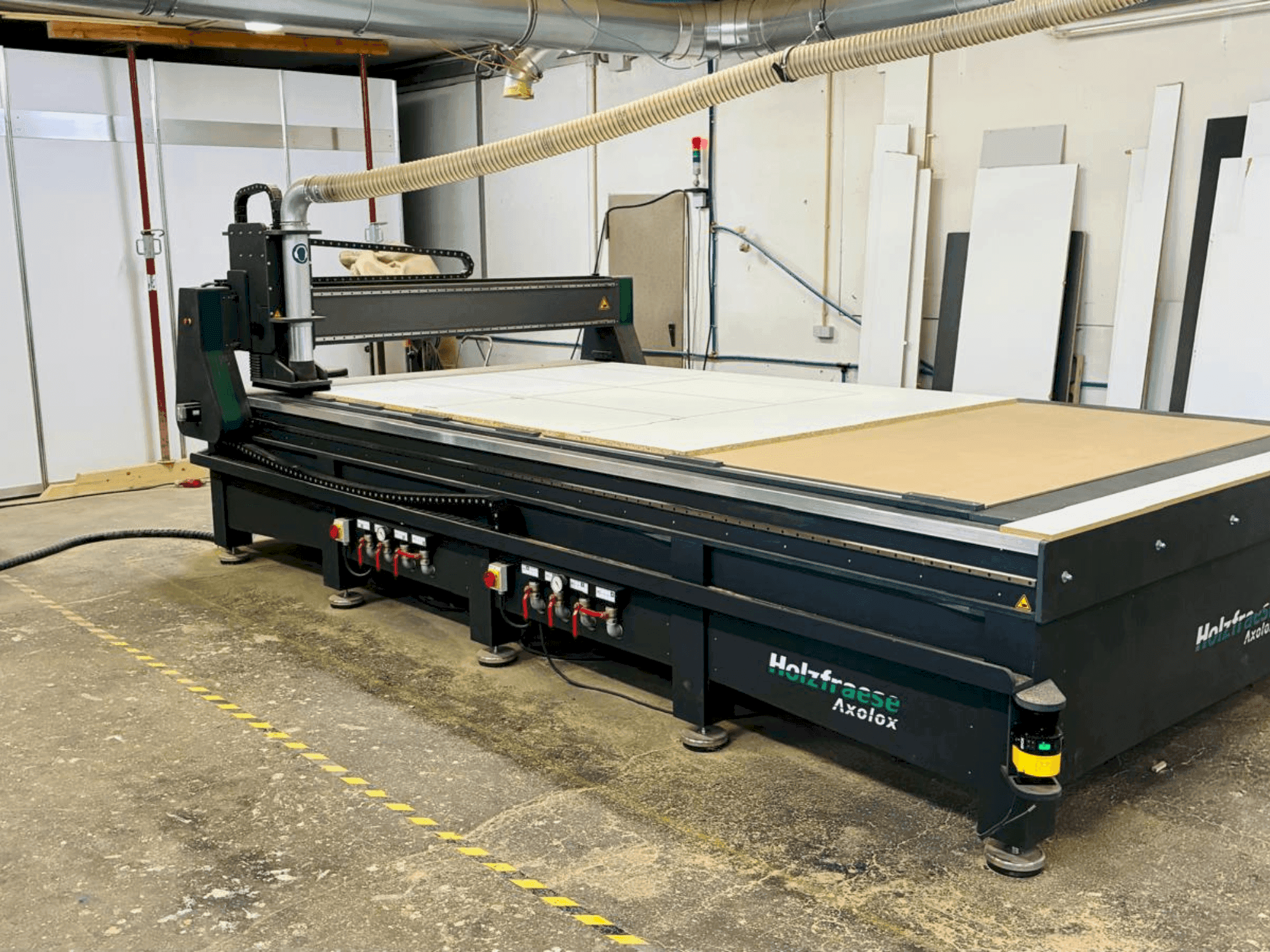 Prikaz stroja GEWEMA AXOLOX 4021 sprijeda