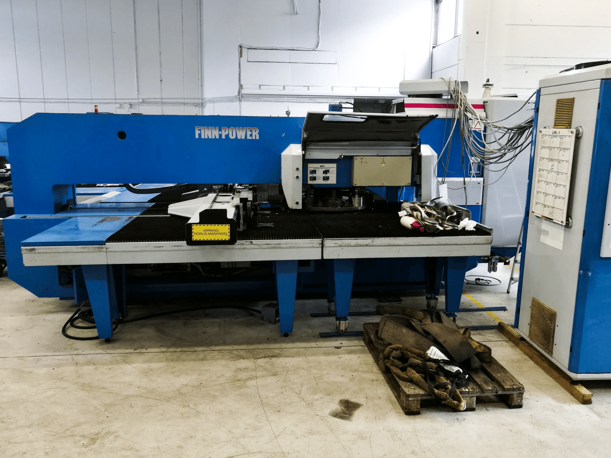 Prikaz stroja Finn-Power LP6 SB sprijeda