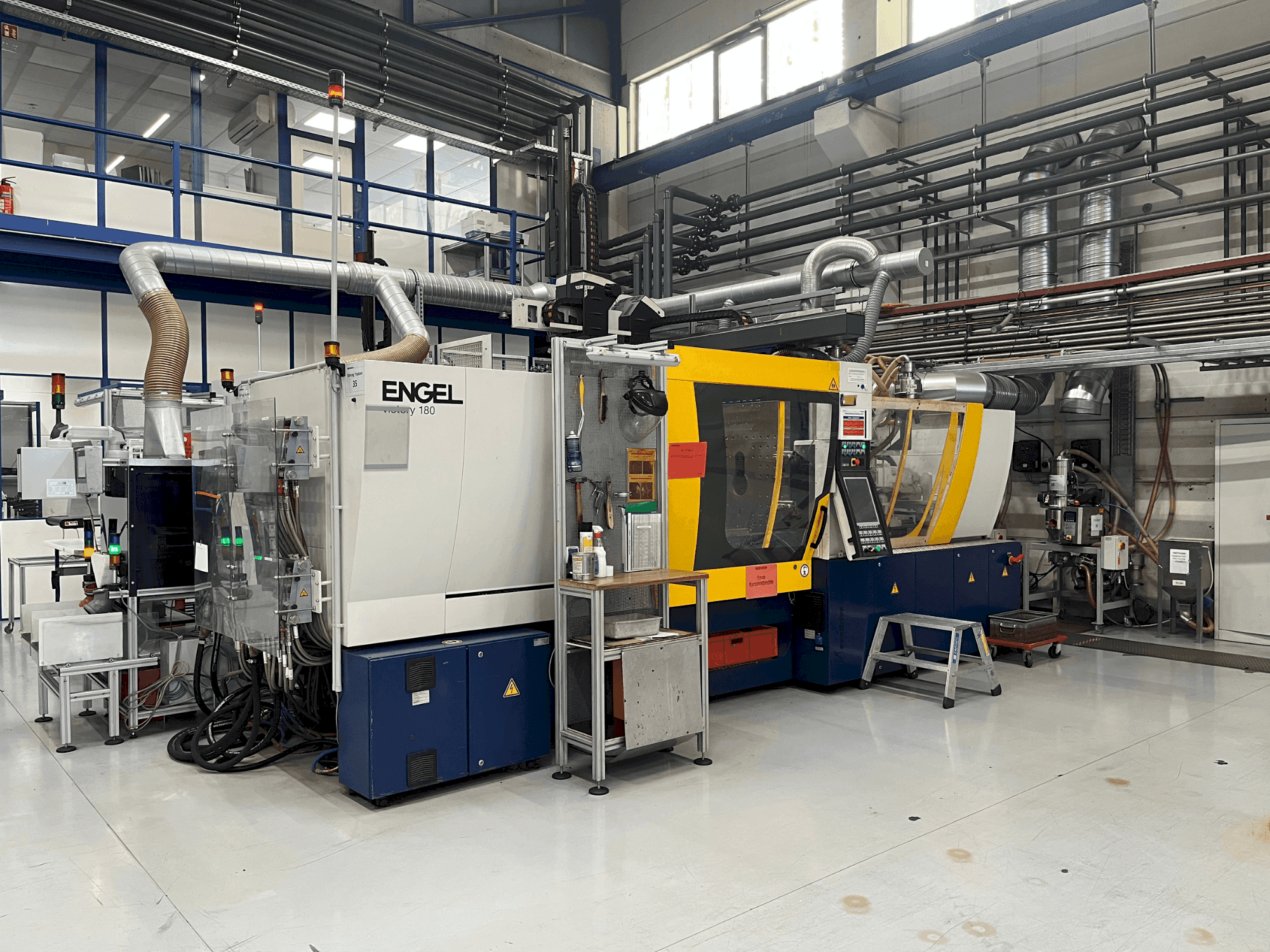 Prikaz stroja Engel Victory 200H/60W/180 combi + Viper 40 sprijeda