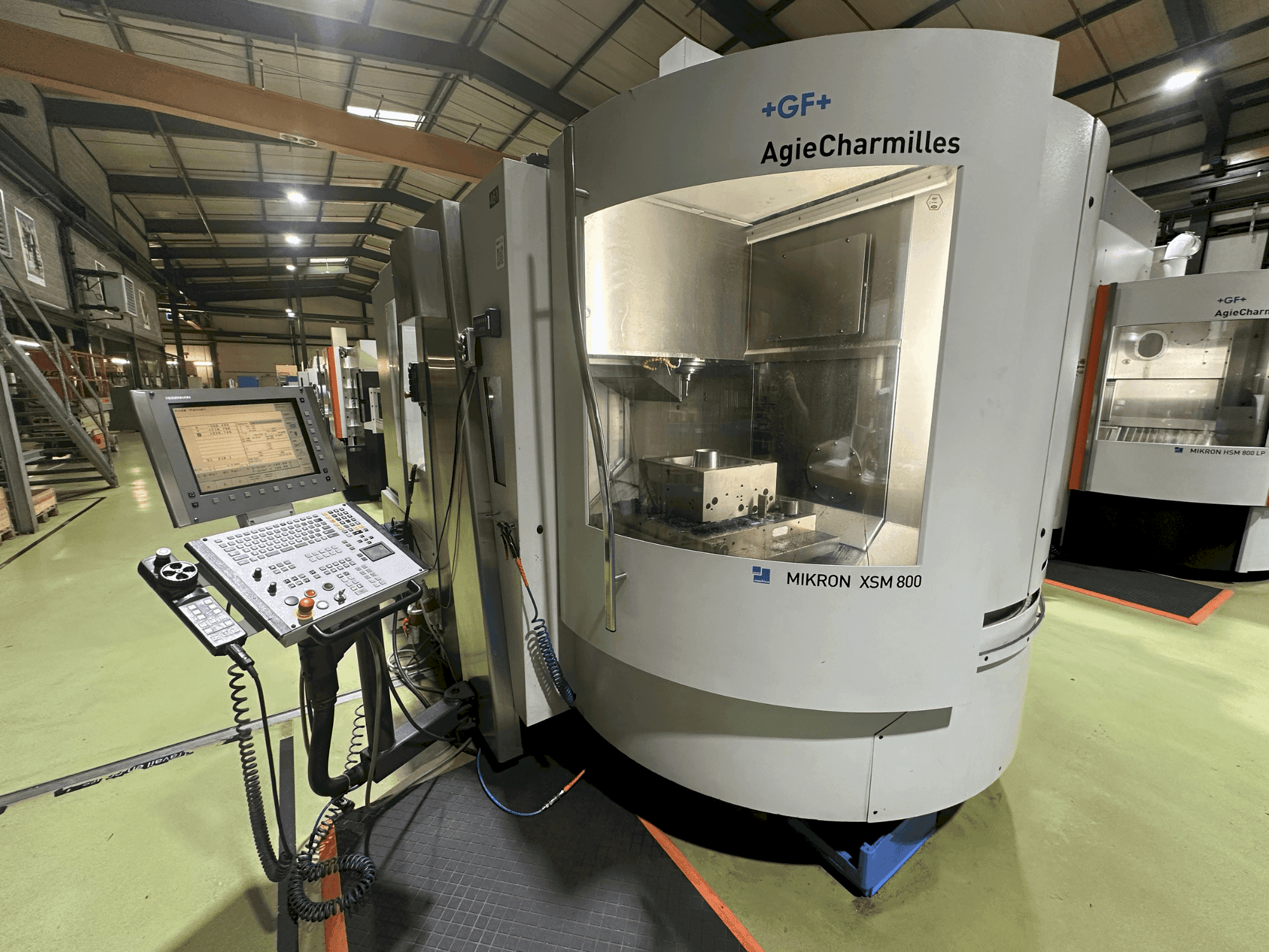 Prikaz stroja +GF+ AgieCharmilles Mikron XSM 800 sprijeda
