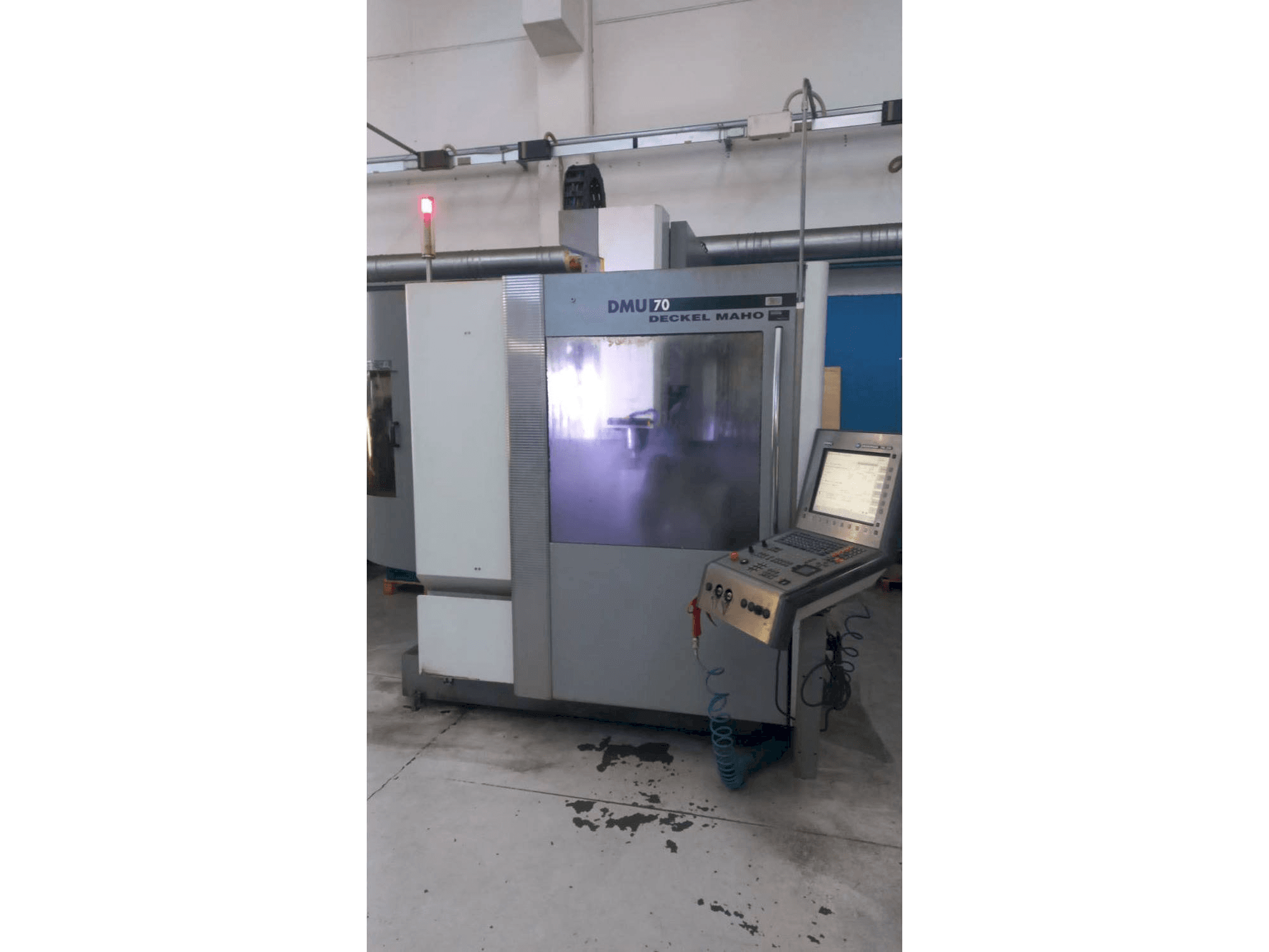 Prikaz stroja DMG sprijeda