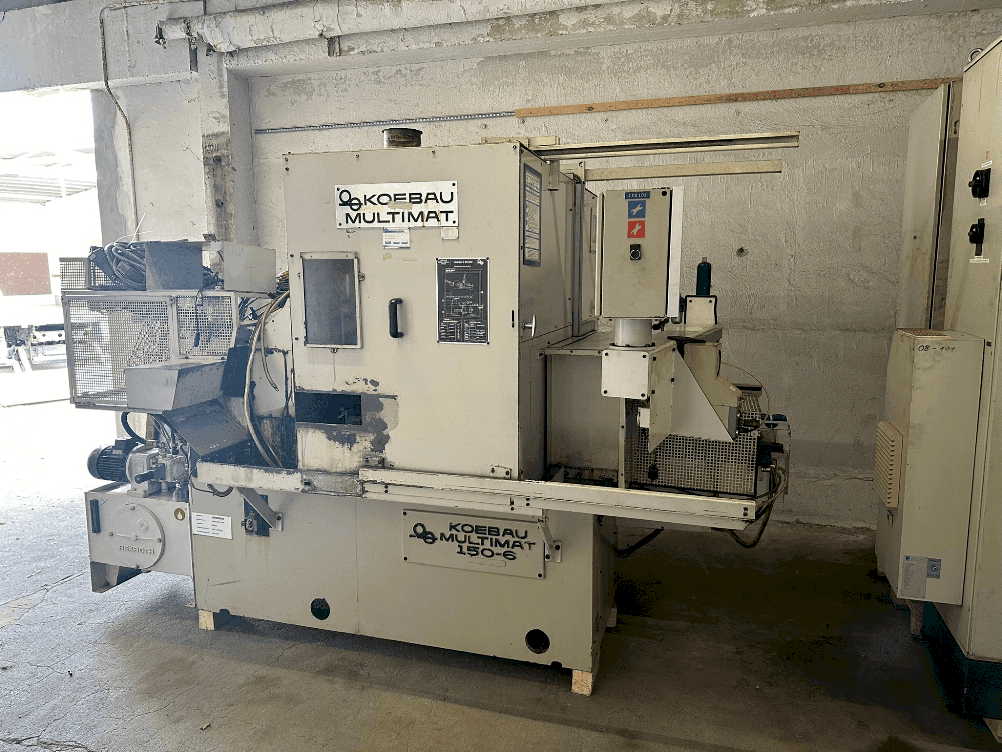 Prikaz stroja KOEBAU Multimat 150 sprijeda