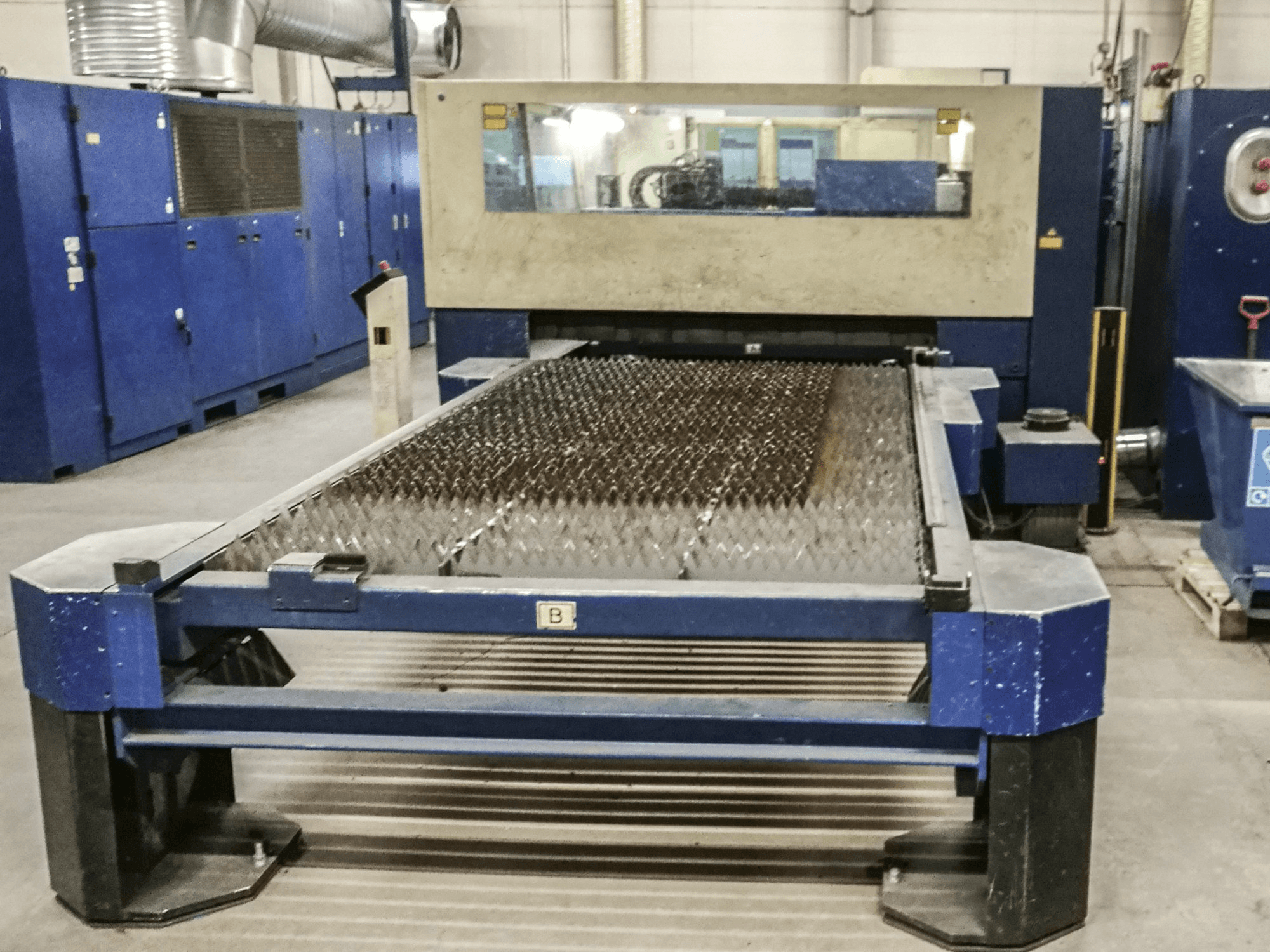 Prikaz stroja Trumpf Trumatic L3050 zdesna