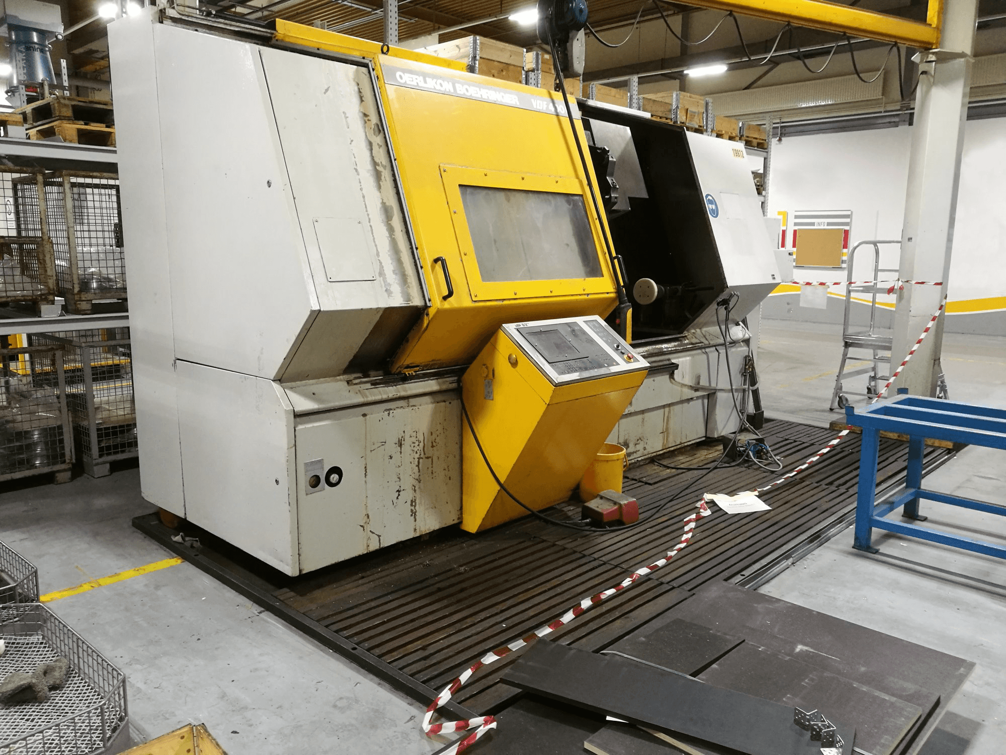 Prikaz stroja OERLIKON BOEHRINGER VDF400C-F slijeva