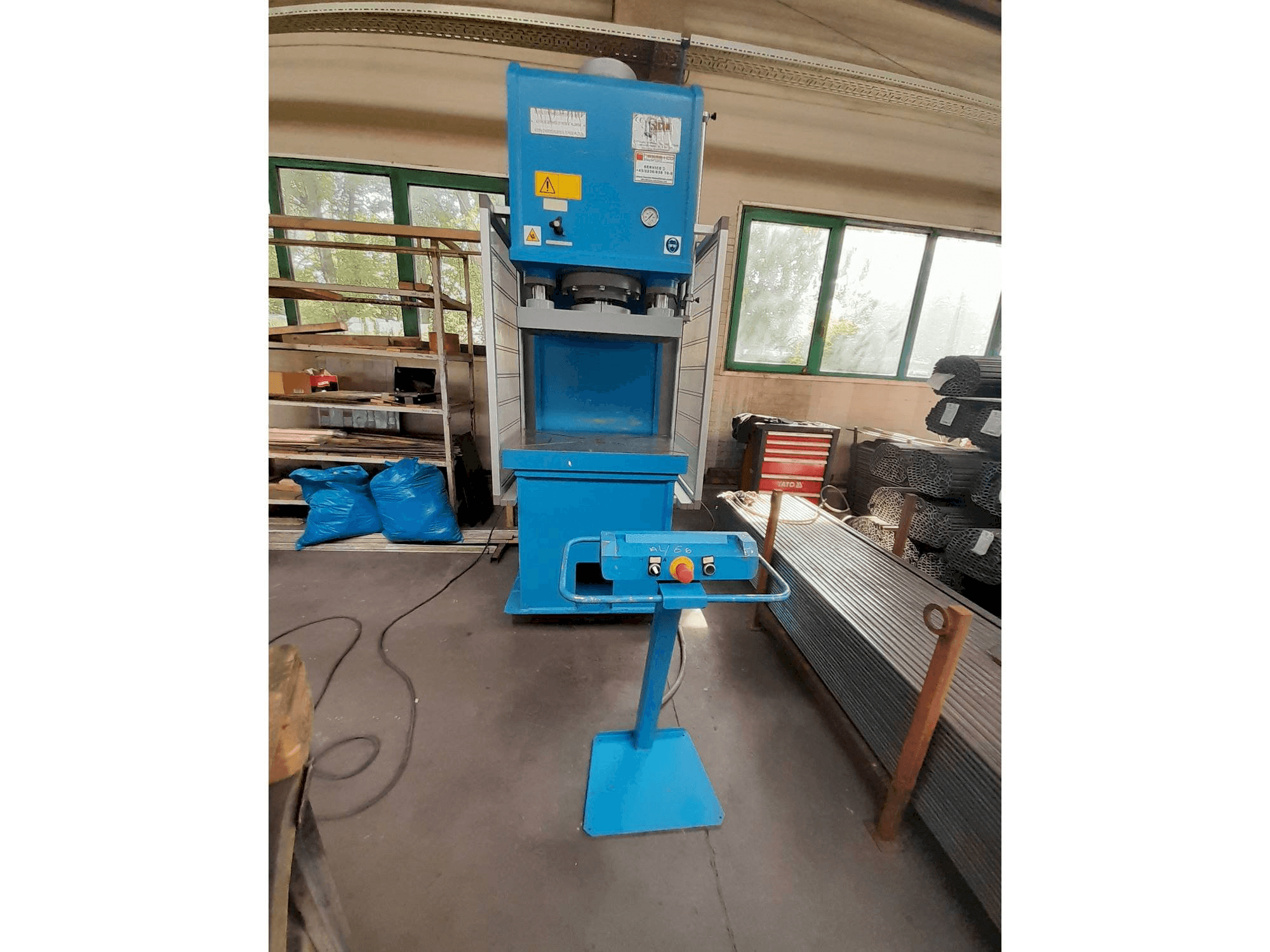 Prikaz stroja SICMI PCL 100 A sprijeda