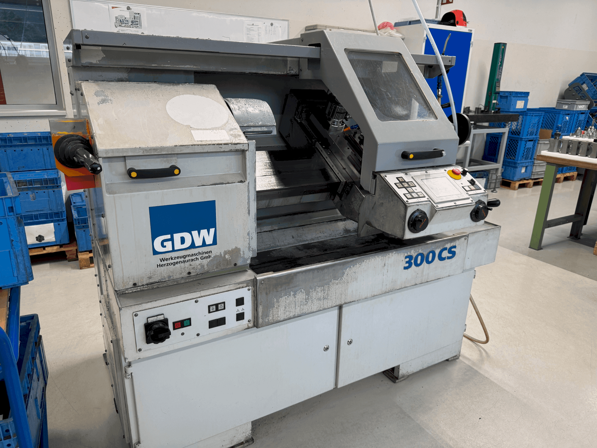 Prikaz stroja GDW 300 CS sprijeda