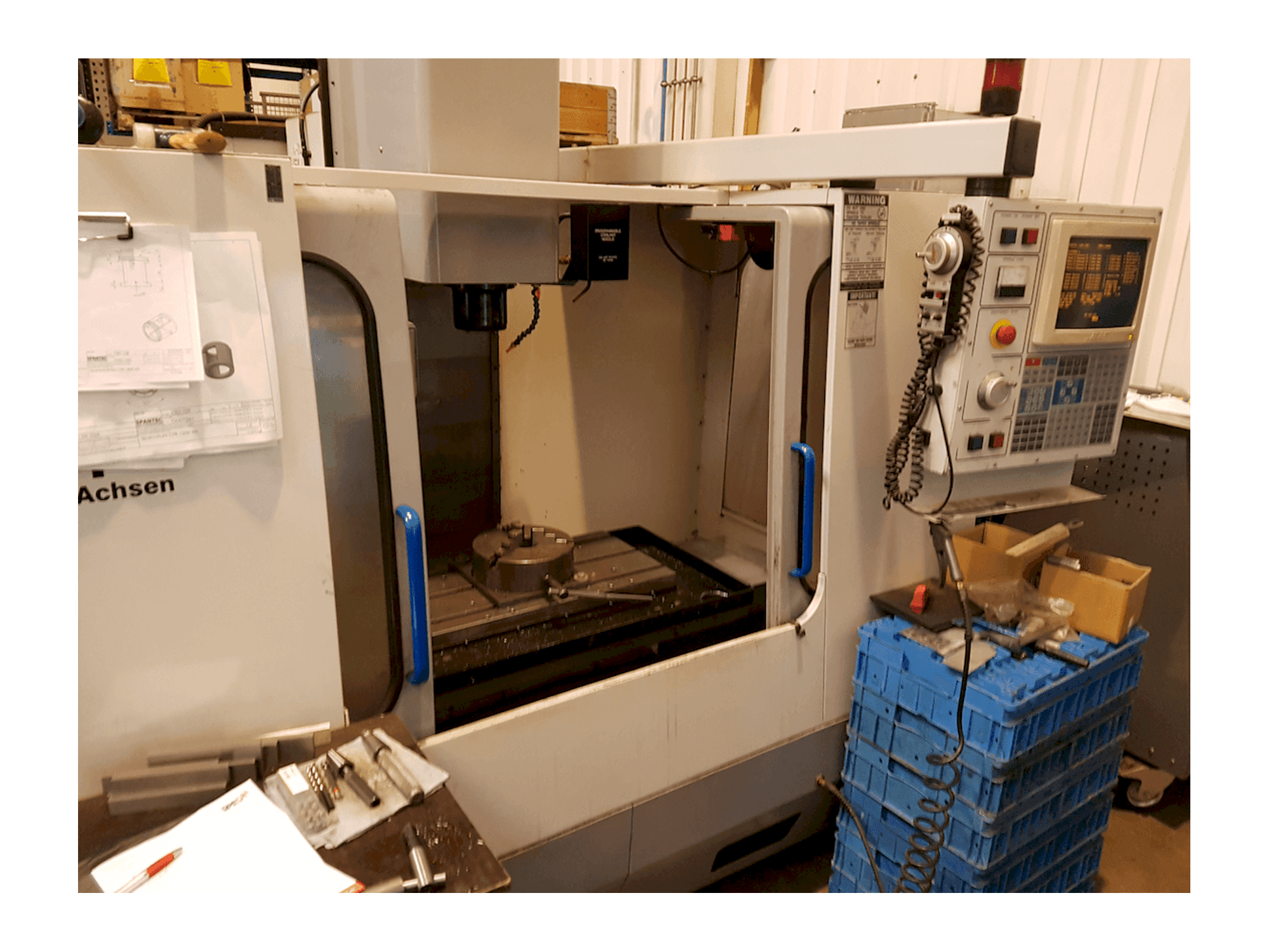 Prikaz stroja HAAS VF1 sprijeda