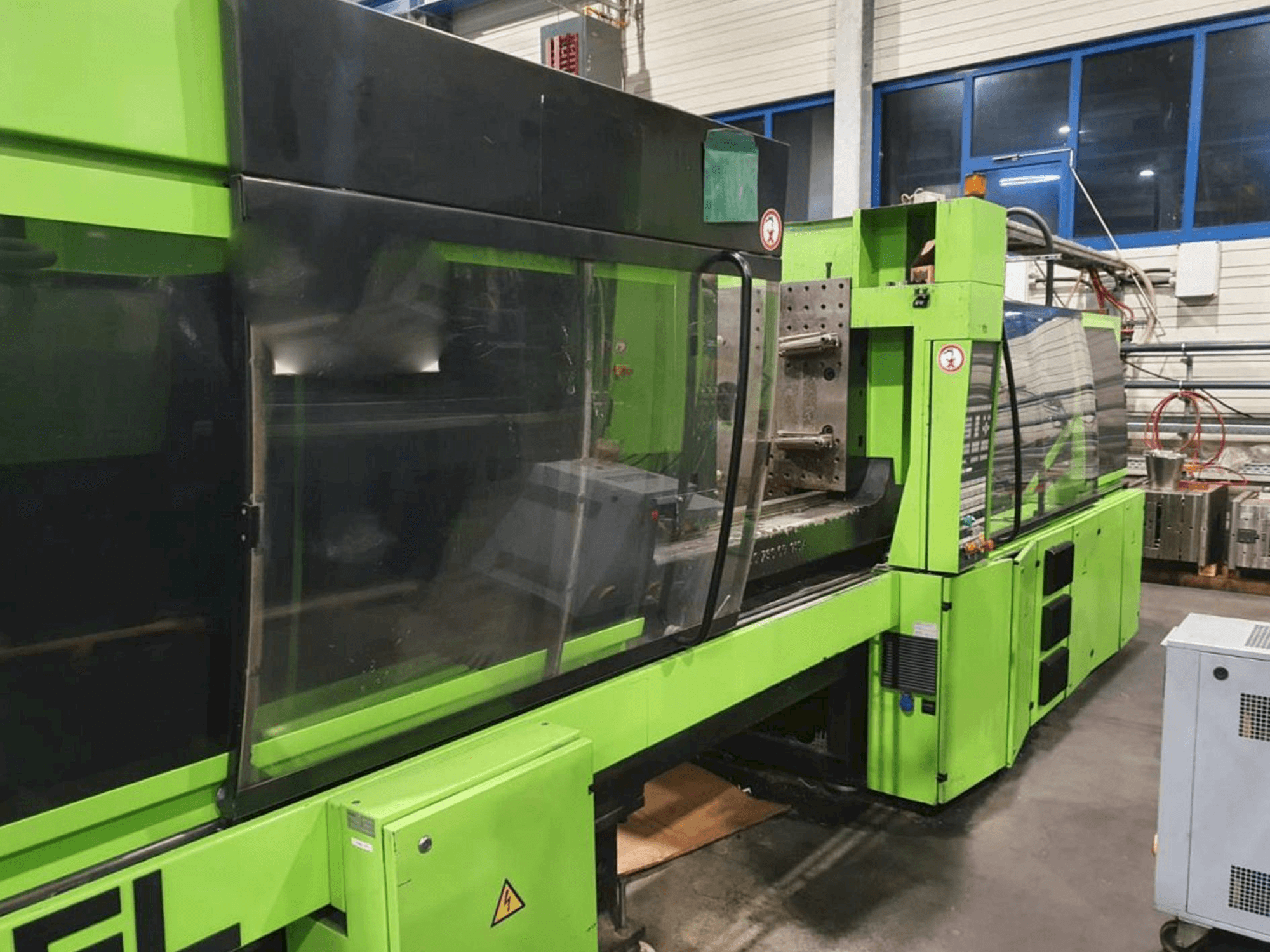 Prikaz stroja ENGEL Es 1350/250 Hl sprijeda