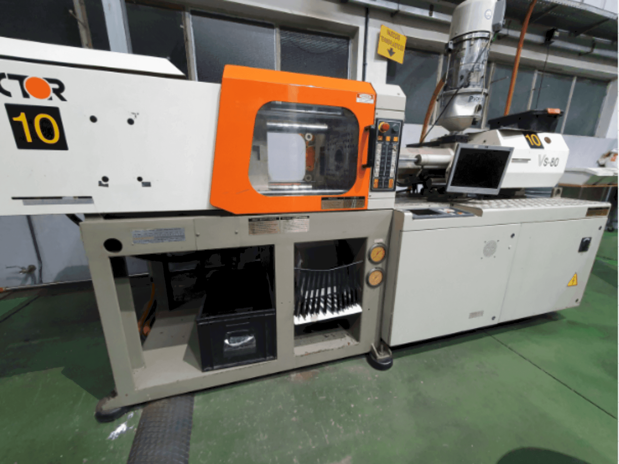 Prikaz stroja Victor VS80 sprijeda