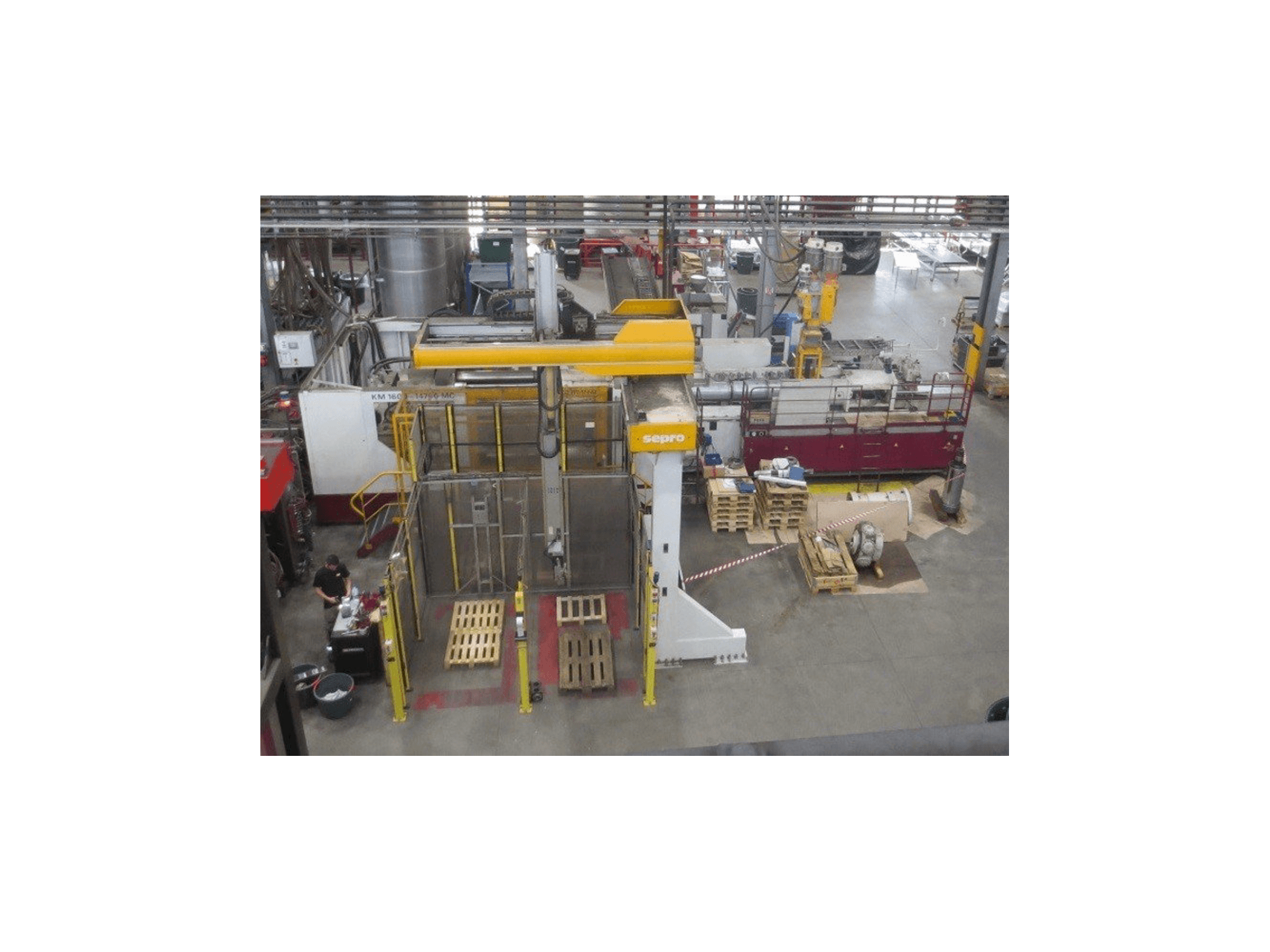 Prikaz stroja Krauss Maffei KM 1600 MC SP 14700 sprijeda