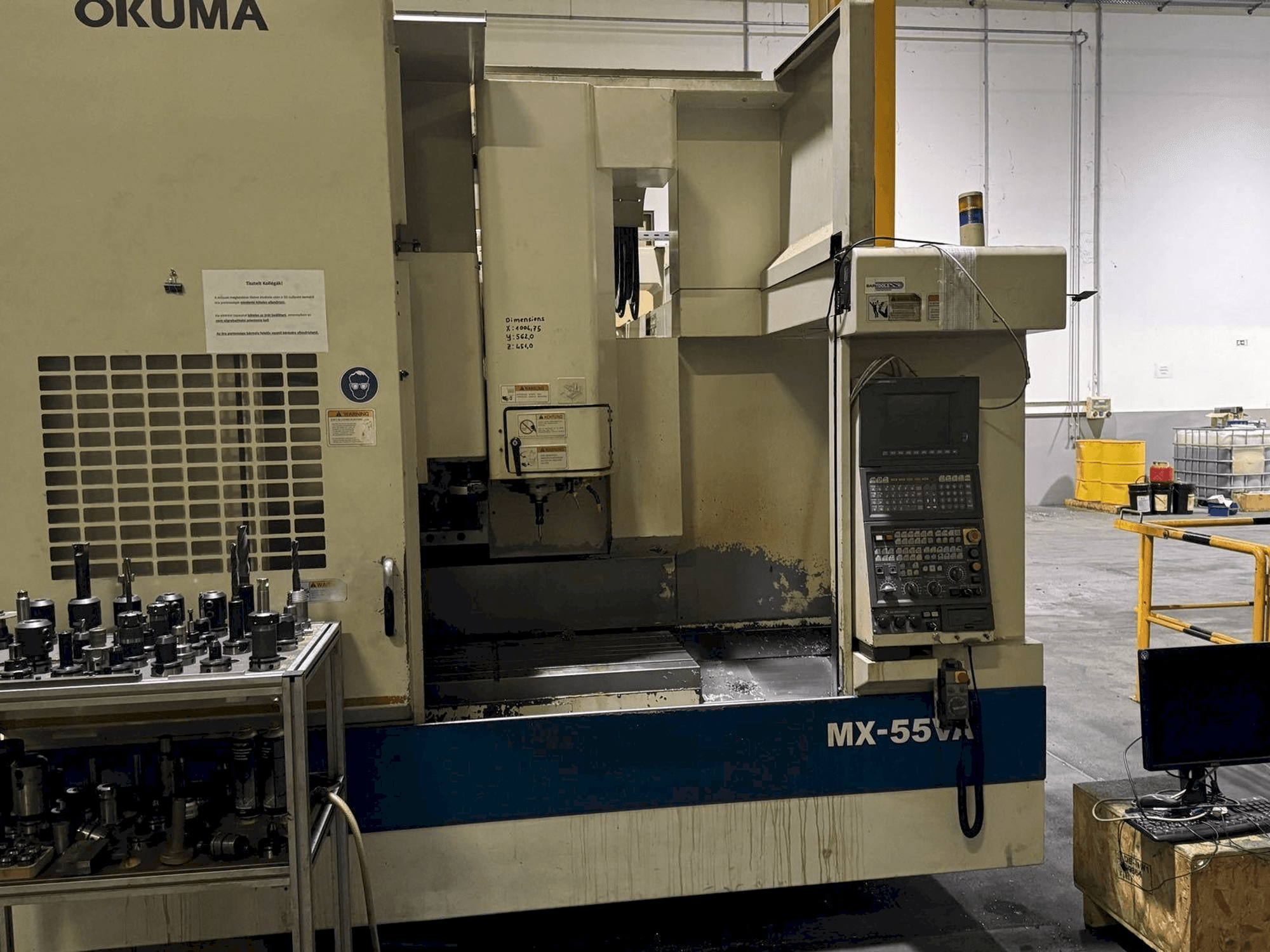 Prikaz stroja Okuma MX55-VA sprijeda