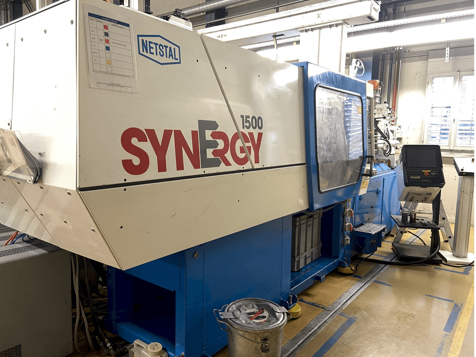 Prikaz stroja Netstal SYNERGY 1500 K 460 sprijeda